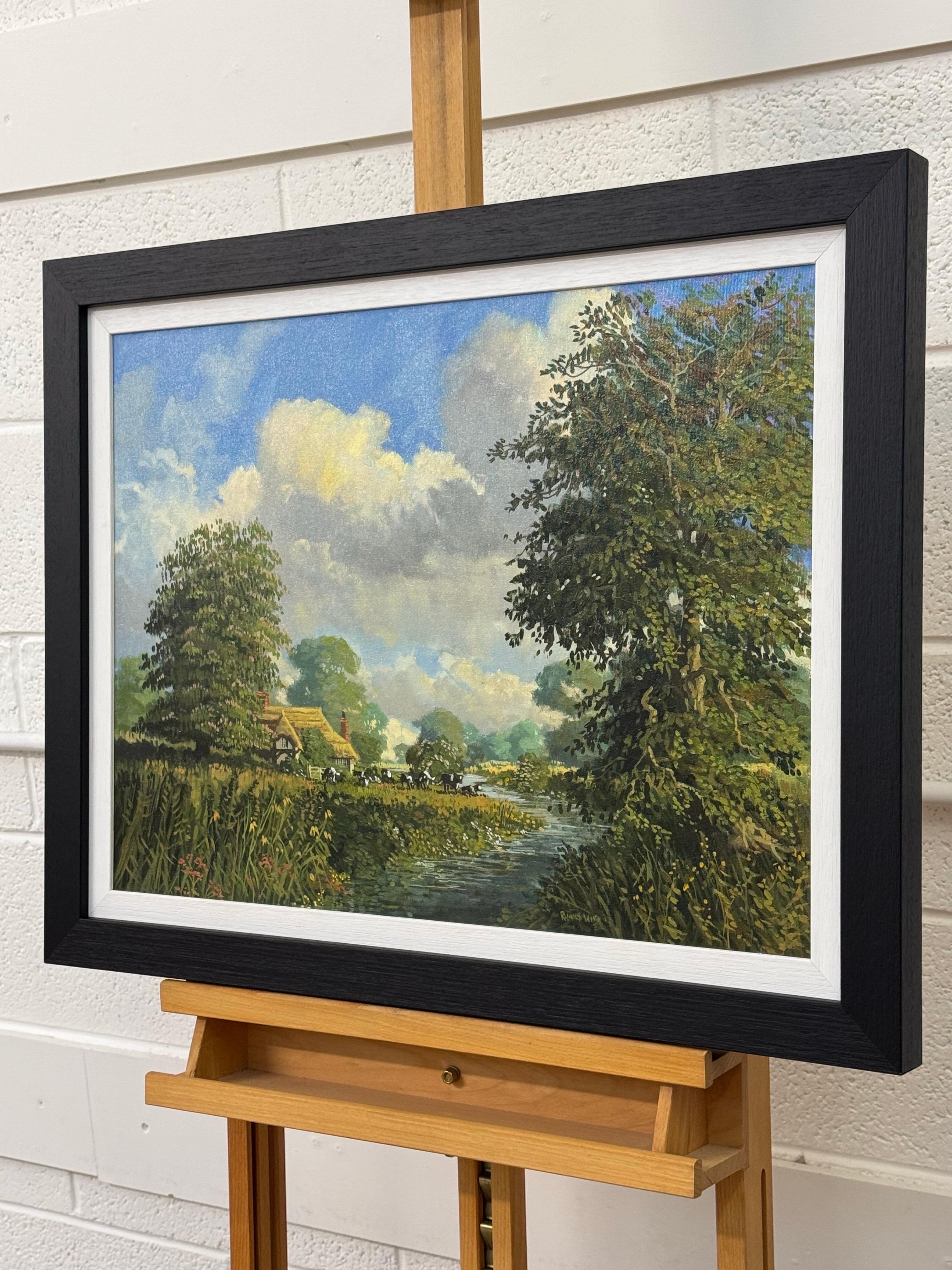 Quadro di campagna inglese con cottage con tetto di paglia, fiume e mucche al pascolo - Figurative Painting Nero di Richard Wood