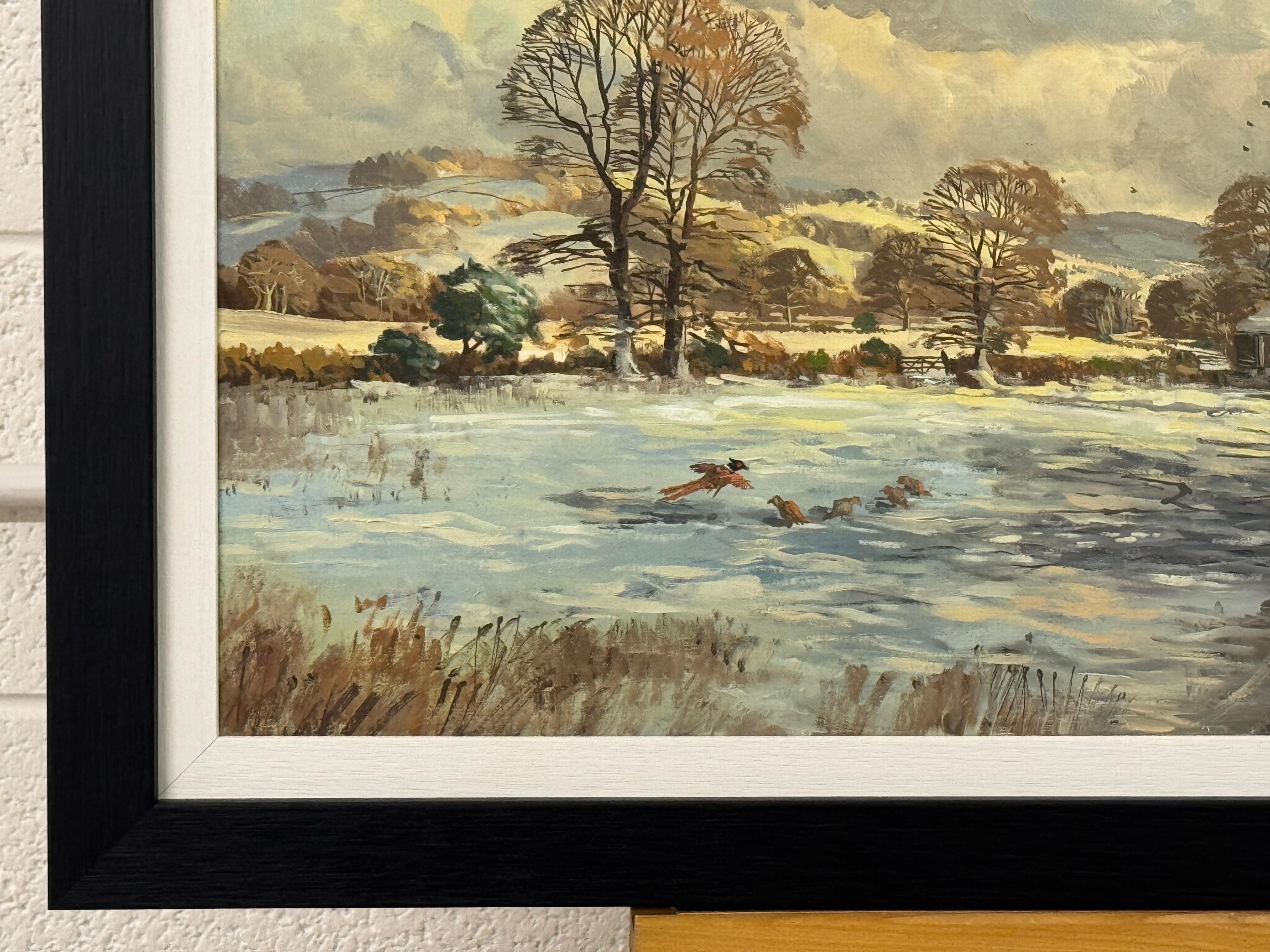 Paisaje invernal con campos y granja cubiertos de nieve en la campiña inglesa en venta 3