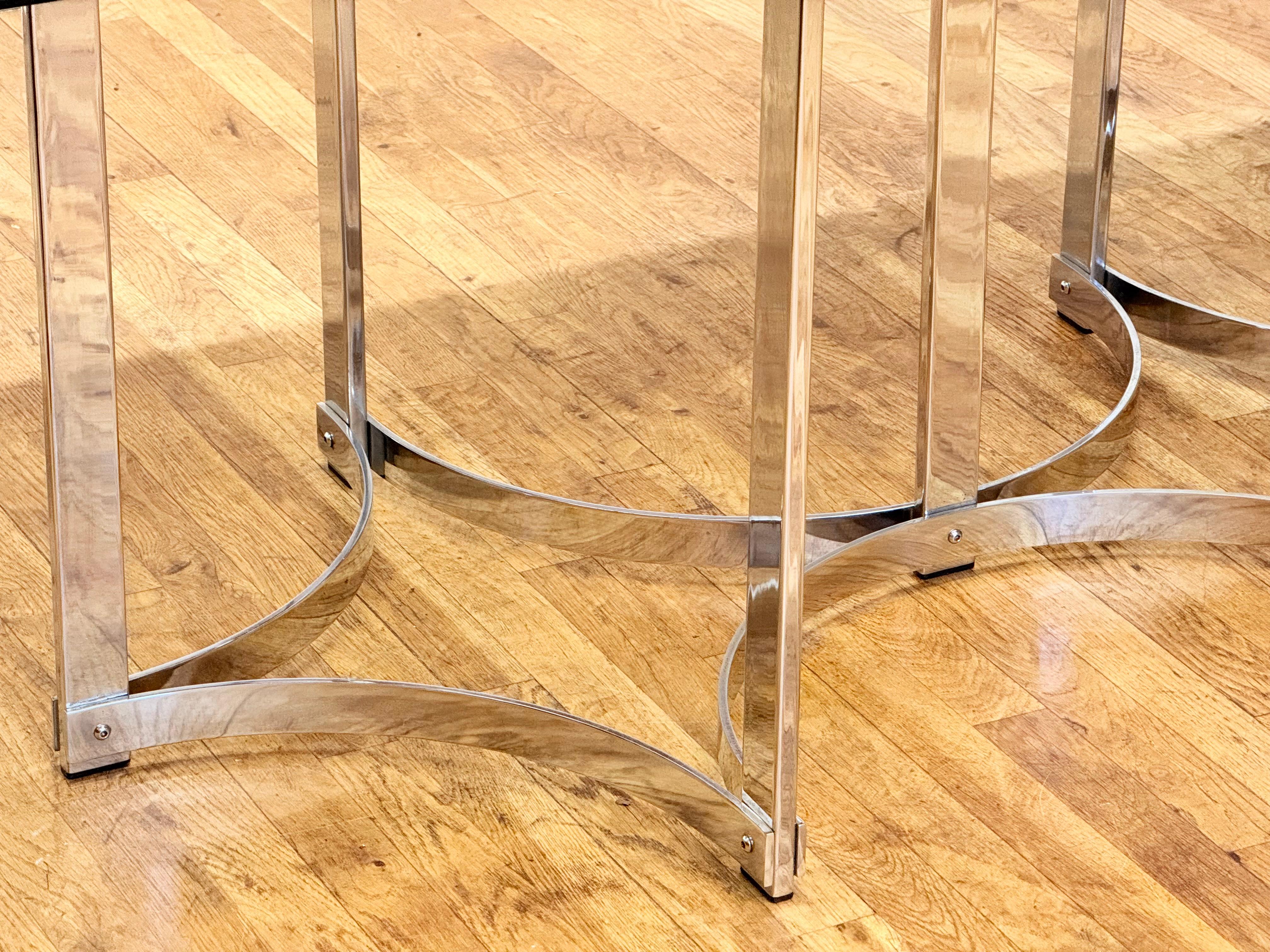 Table de salle à manger Richard Young pour Merrow Associates en chrome et verre fumé en vente 4