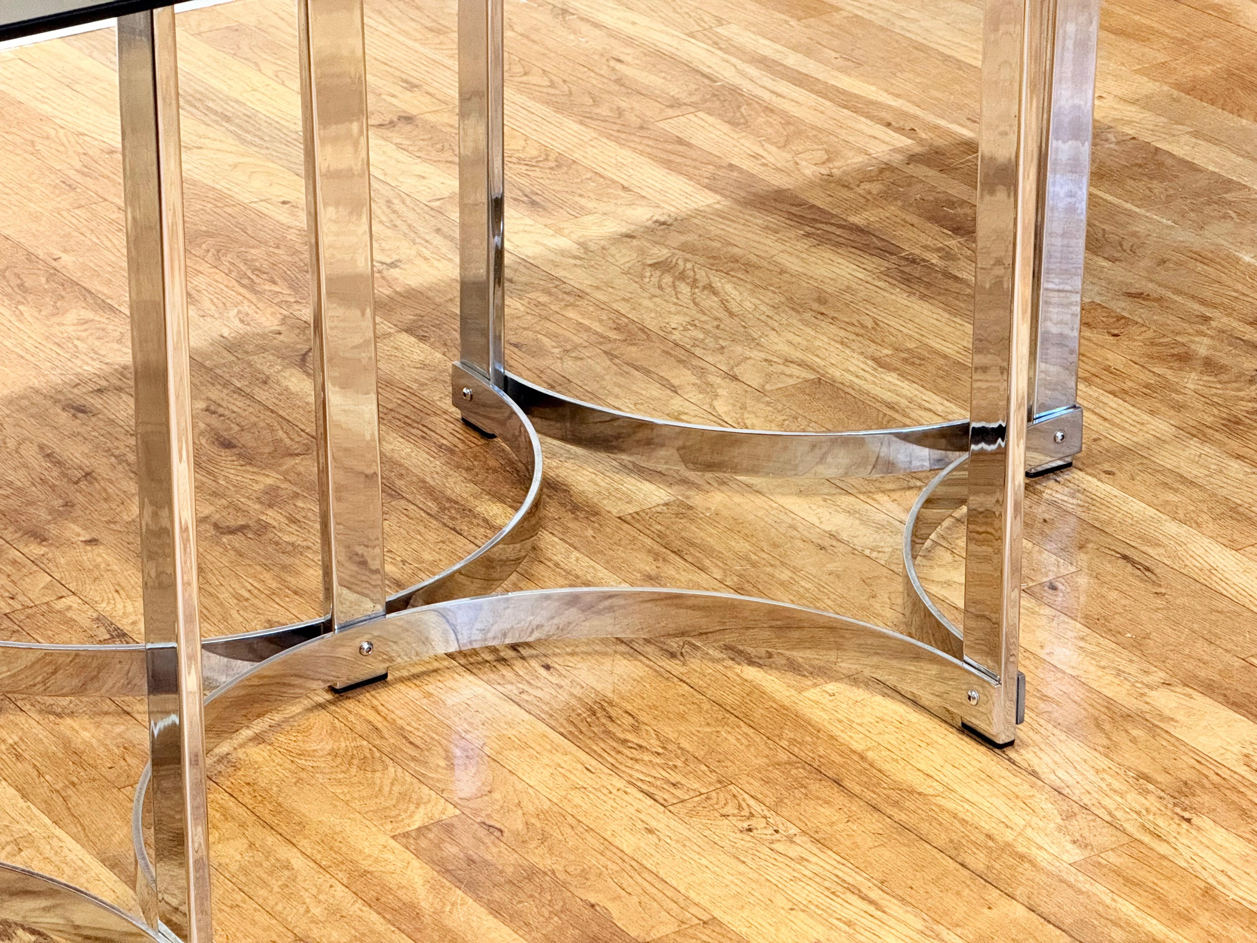 Table de salle à manger Richard Young pour Merrow Associates en chrome et verre fumé en vente 5