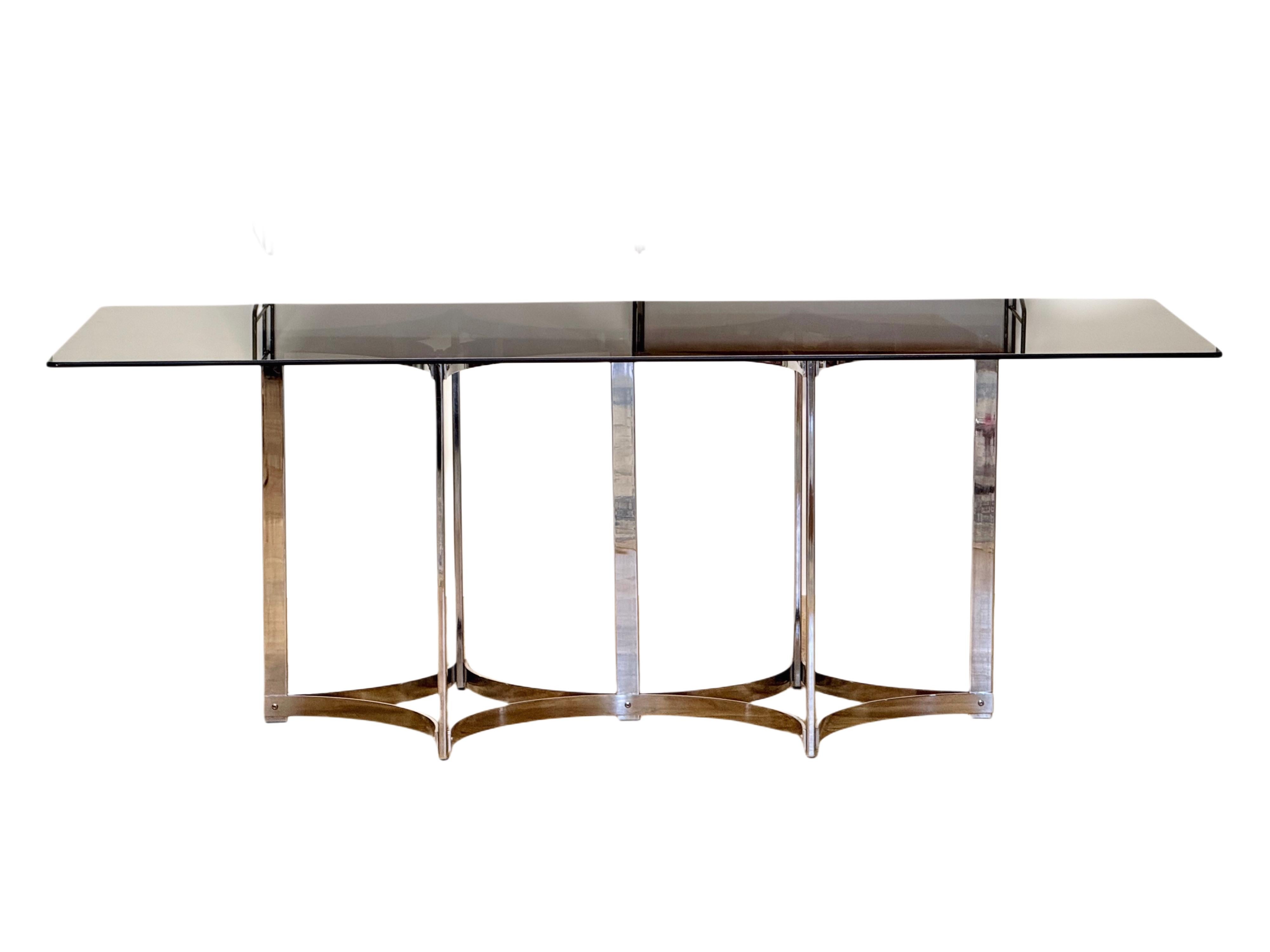 Bauhaus Table de salle à manger Richard Young pour Merrow Associates en chrome et verre fumé en vente