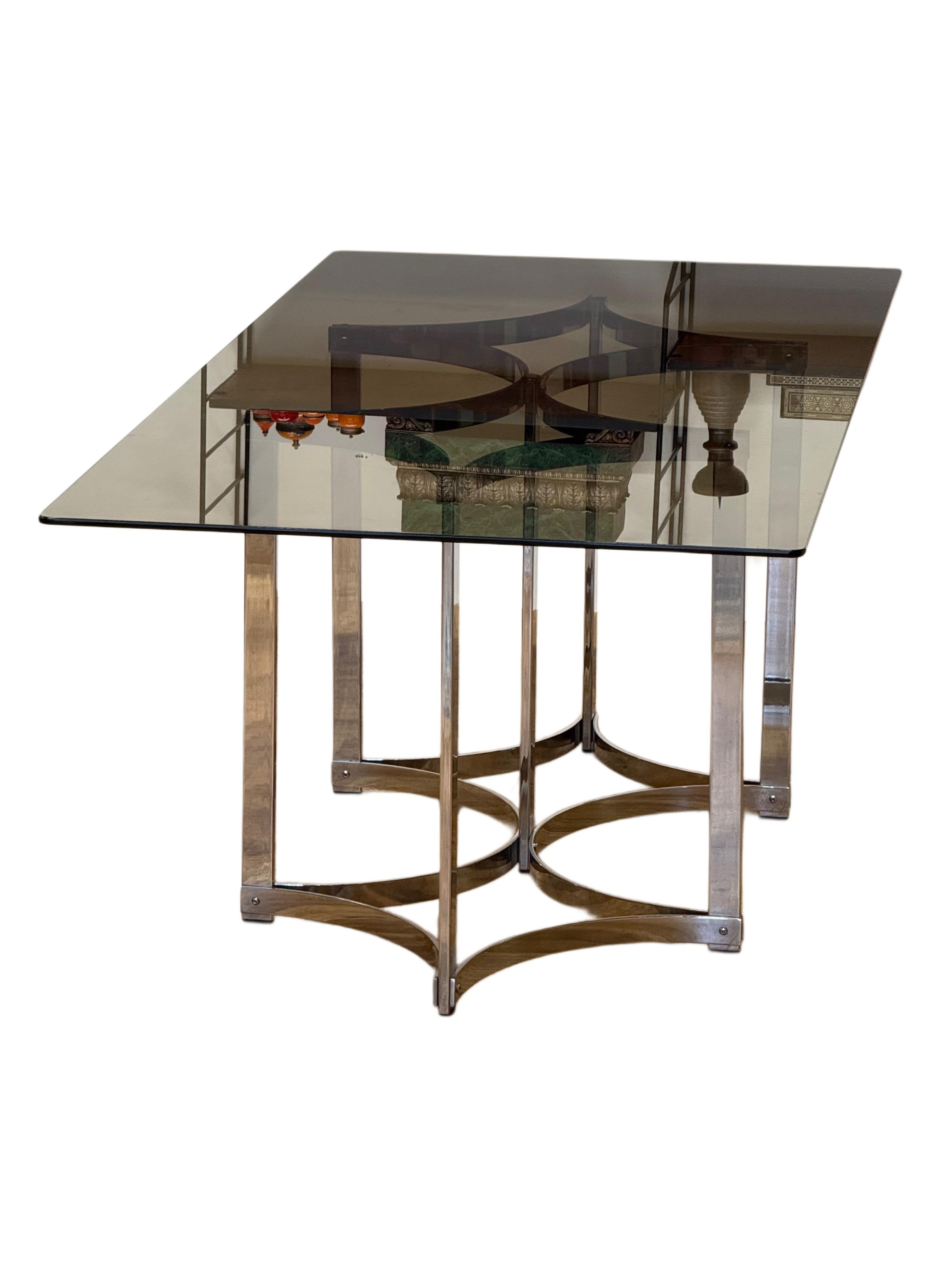 Verre Table de salle à manger Richard Young pour Merrow Associates en chrome et verre fumé en vente