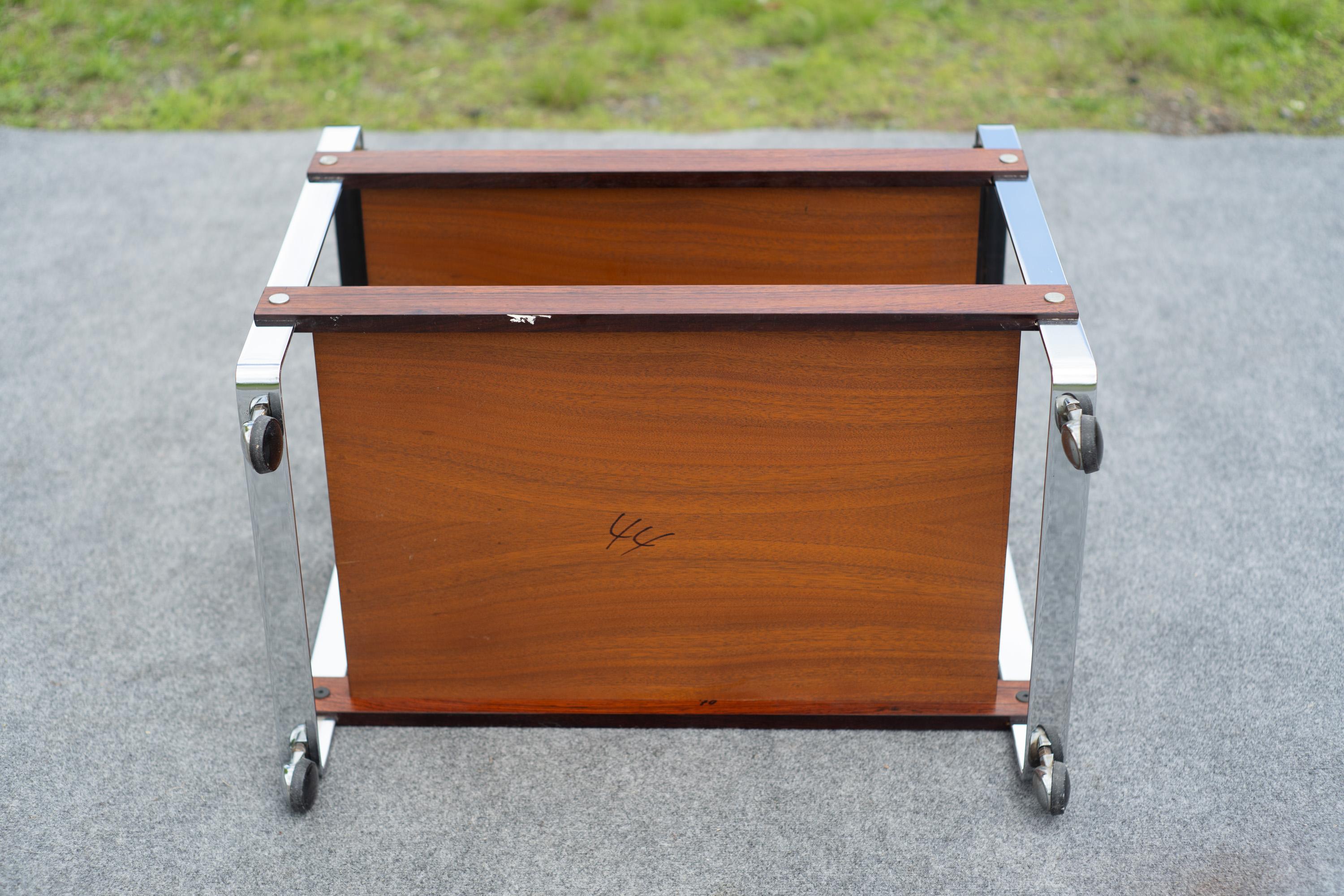 Richard Young - Merrow Associates Palisanderholz und verchromter Stahl, abgestufter MCM-Barwagen im Angebot 10