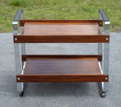 Richard Young - Merrow Associates Carrito de bar MCM de madera de palisandro y acero cromado en niveles