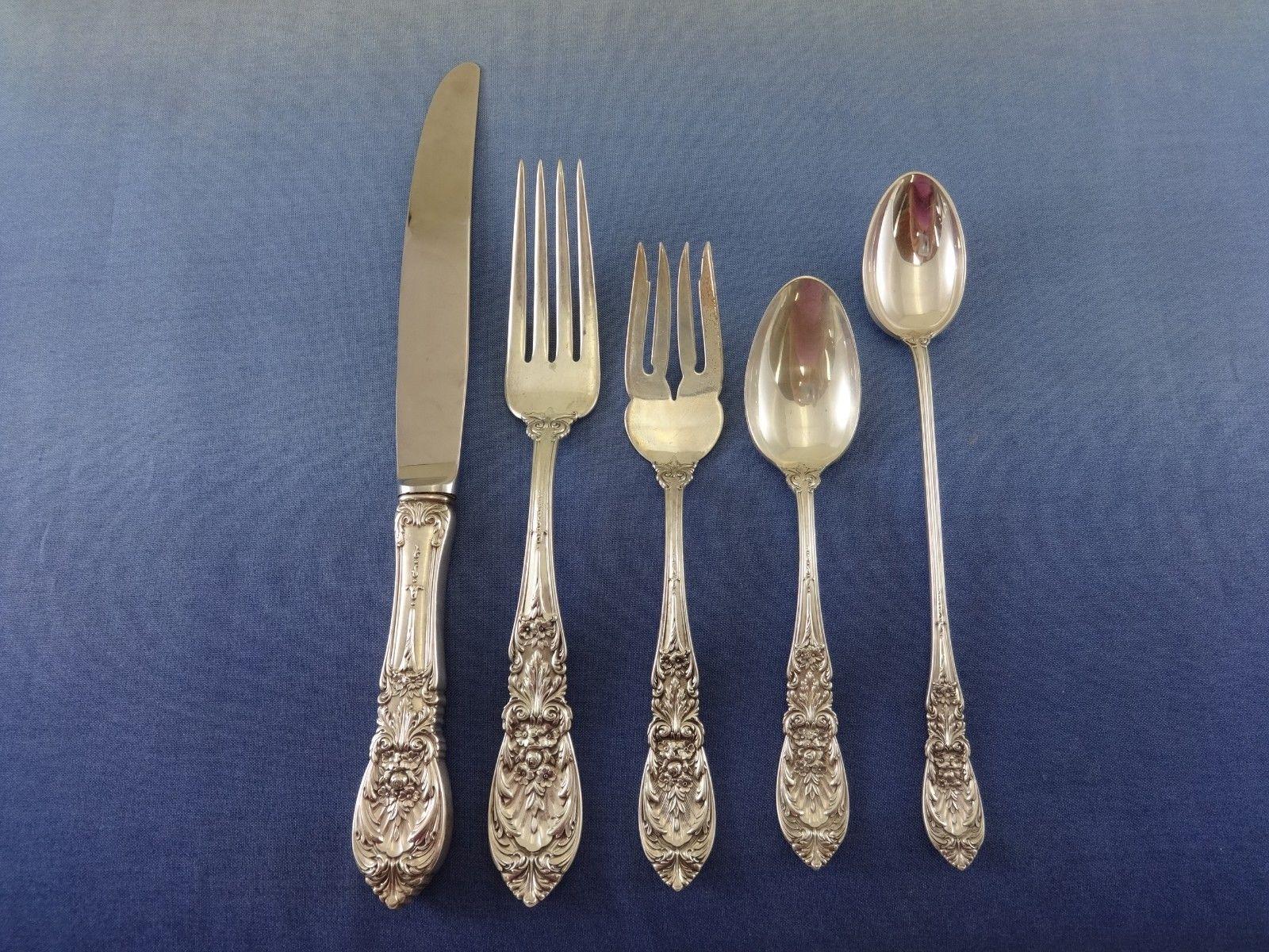 Stunning Richelieu by International sterling silver dinner size flatware set of 45 pieces. This set includes:

8 dinner size knives, 9 5/8