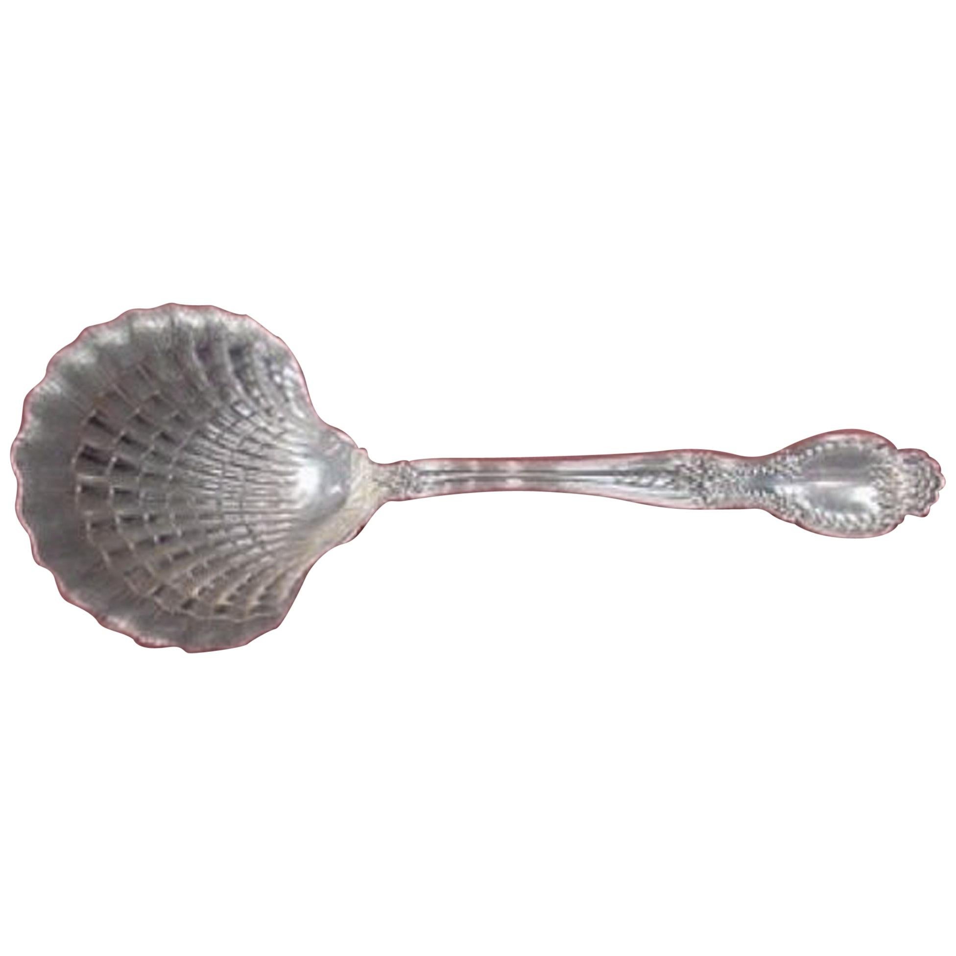 Richelieu by Tiffany and Co. Sterling Silver Berry Spoon with Clam Shell  Bowl For Sale at 1stDibs