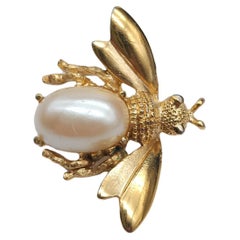 Richelieu Broche de oro con perla de imitación Alfiler de abeja Vintage