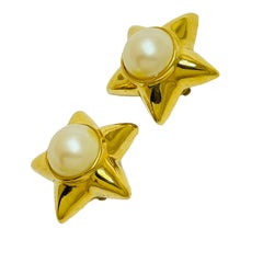 RICHELIEU signed gold pearl star designer clip on earrings