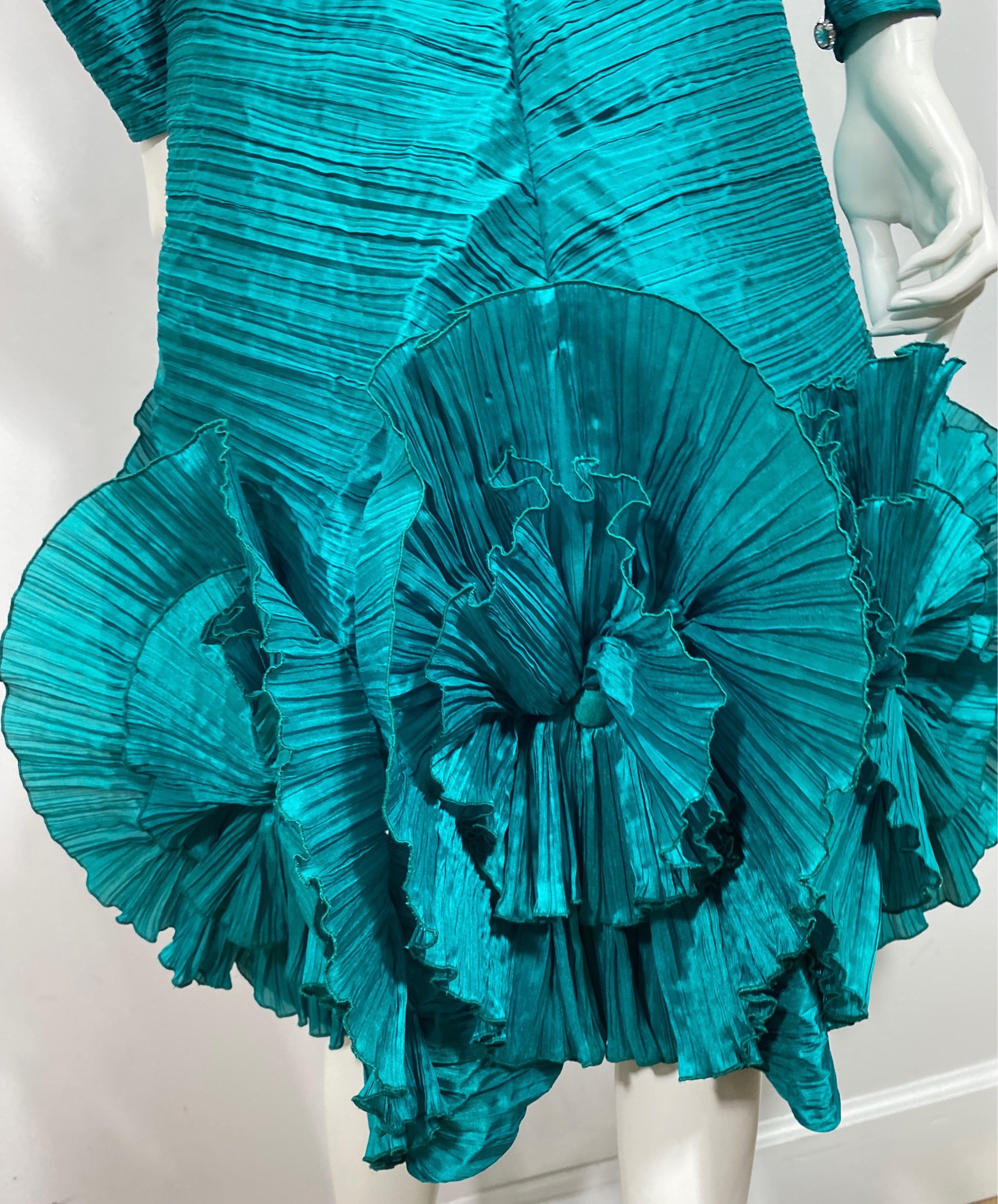 Vestido plisado de seda verde esmeralda Richilene 1990-Talla 4 en venta 8
