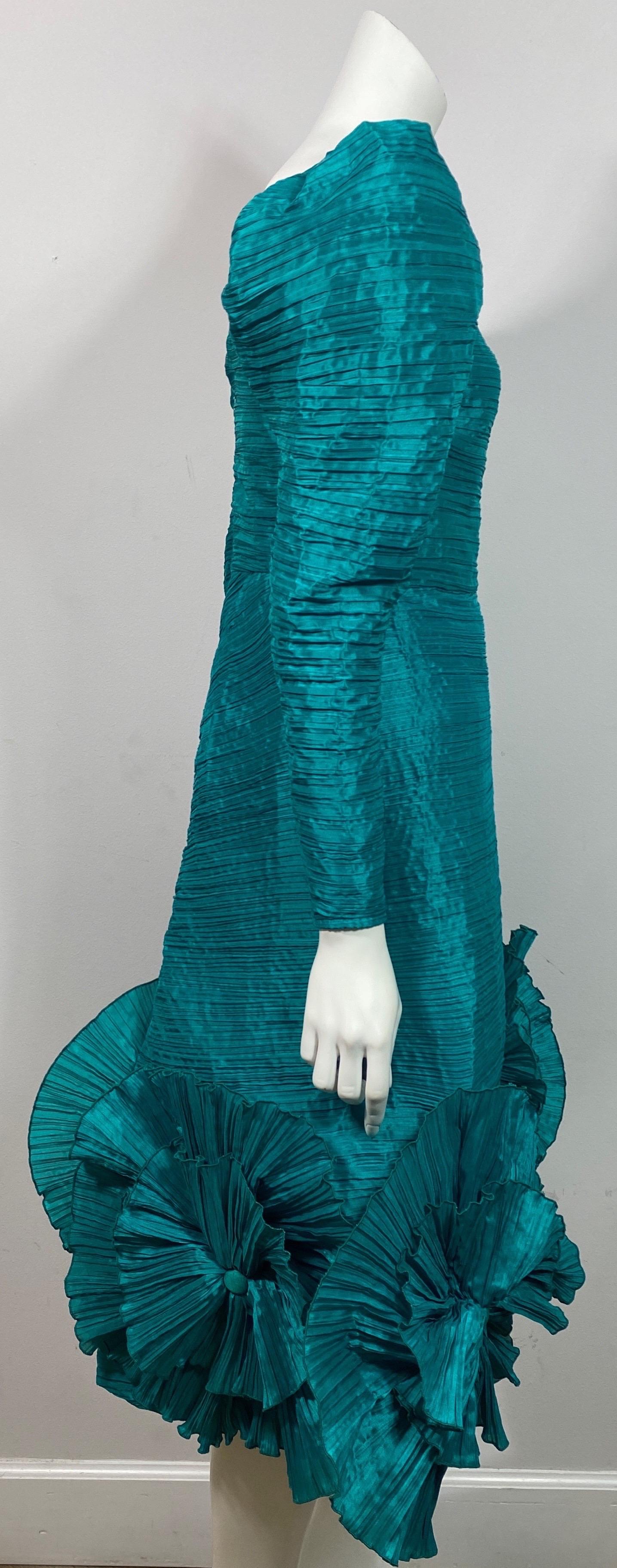Vestido plisado de seda verde esmeralda Richilene 1990-Talla 4 en venta 1