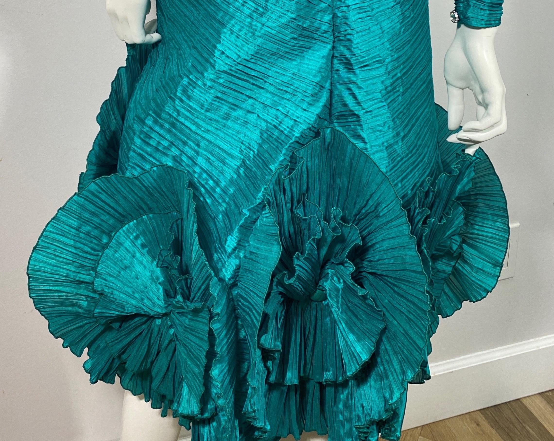 Vestido plisado de seda verde esmeralda Richilene 1990-Talla 4 en venta 4