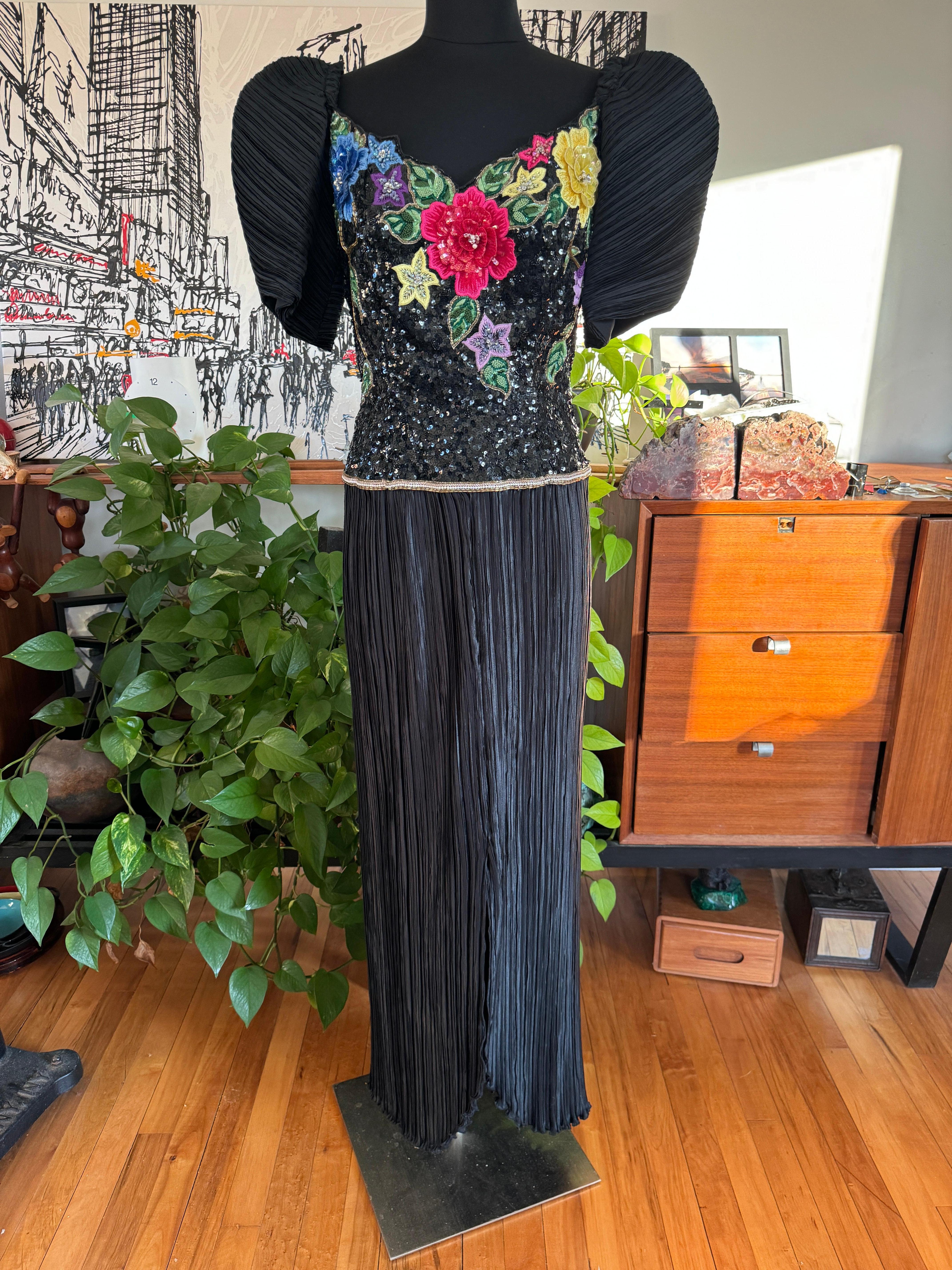 Richilene Bata Negra Floral Esculpida con Lentejuelas Años 90 Plisado Plisse en venta 11