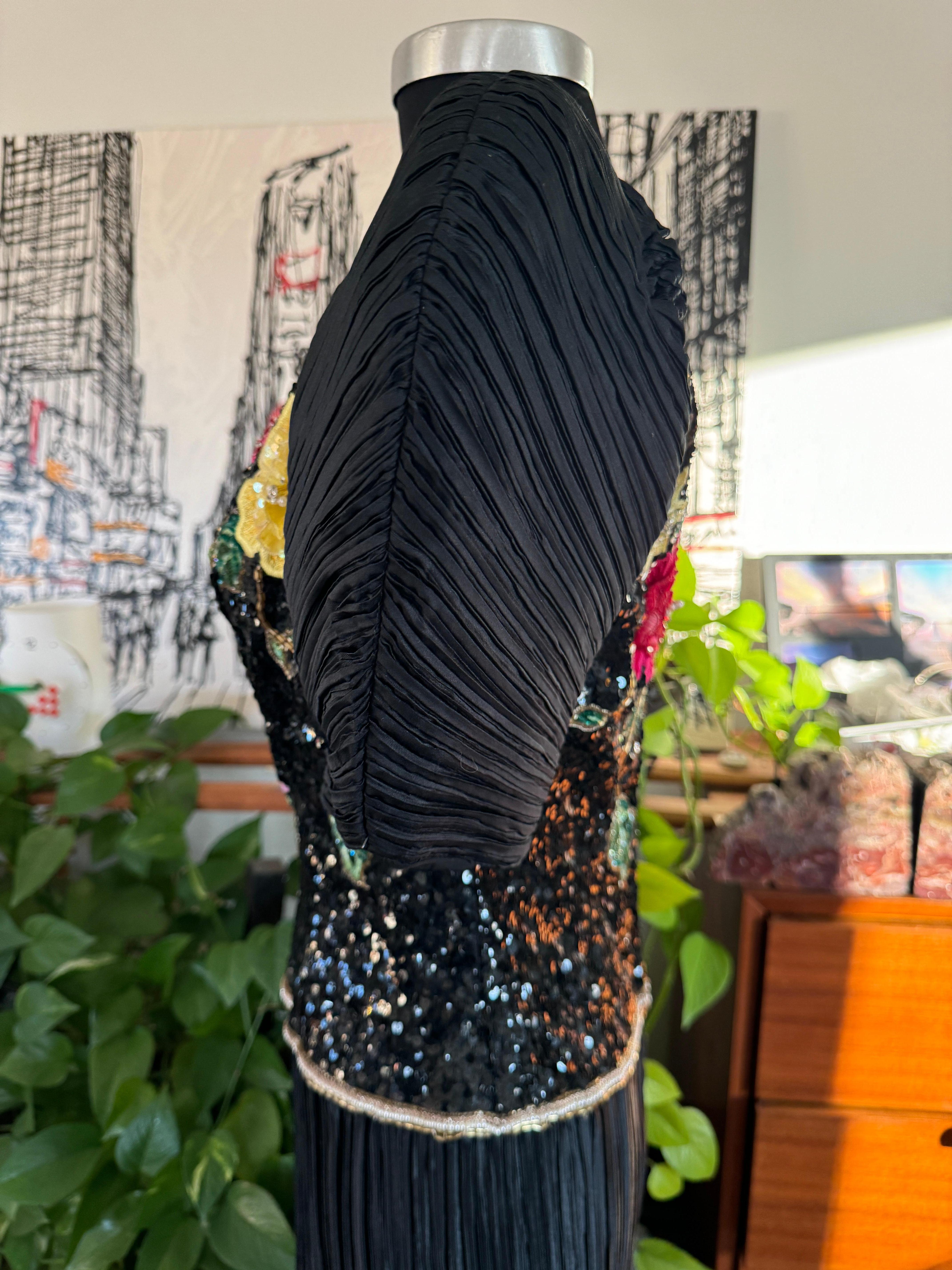 Richilene Bata Negra Floral Esculpida con Lentejuelas Años 90 Plisado Plisse en venta 12
