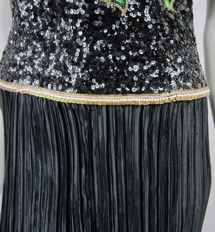 Richilene Bata Negra Floral Esculpida con Lentejuelas Años 90 Plisado Plisse en venta 1