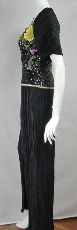 Richilene Bata Negra Floral Esculpida con Lentejuelas Años 90 Plisado Plisse en venta 3