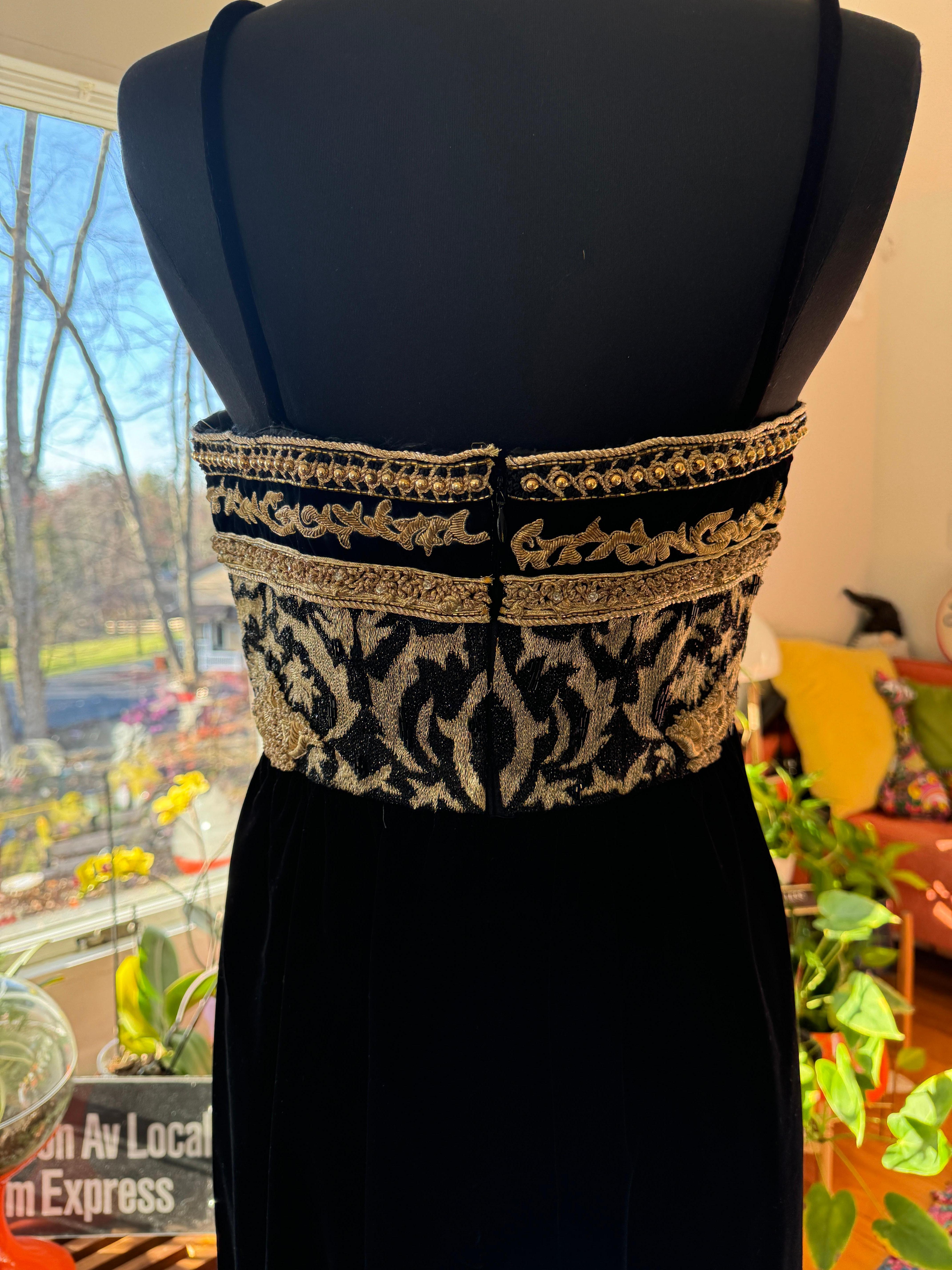 Richilene Black Gold Fleur De Lis Gown 1980s For Sale 5