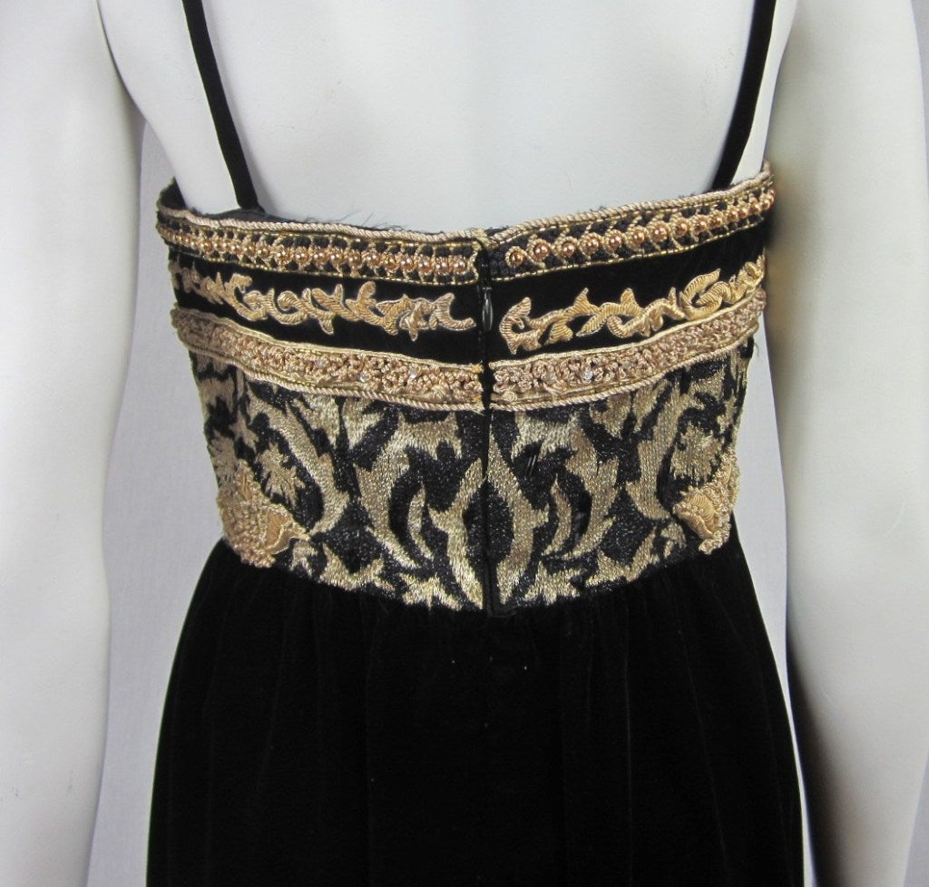  Richilene Black Gold Fleur De Lis Gown 1980s  For Sale 2