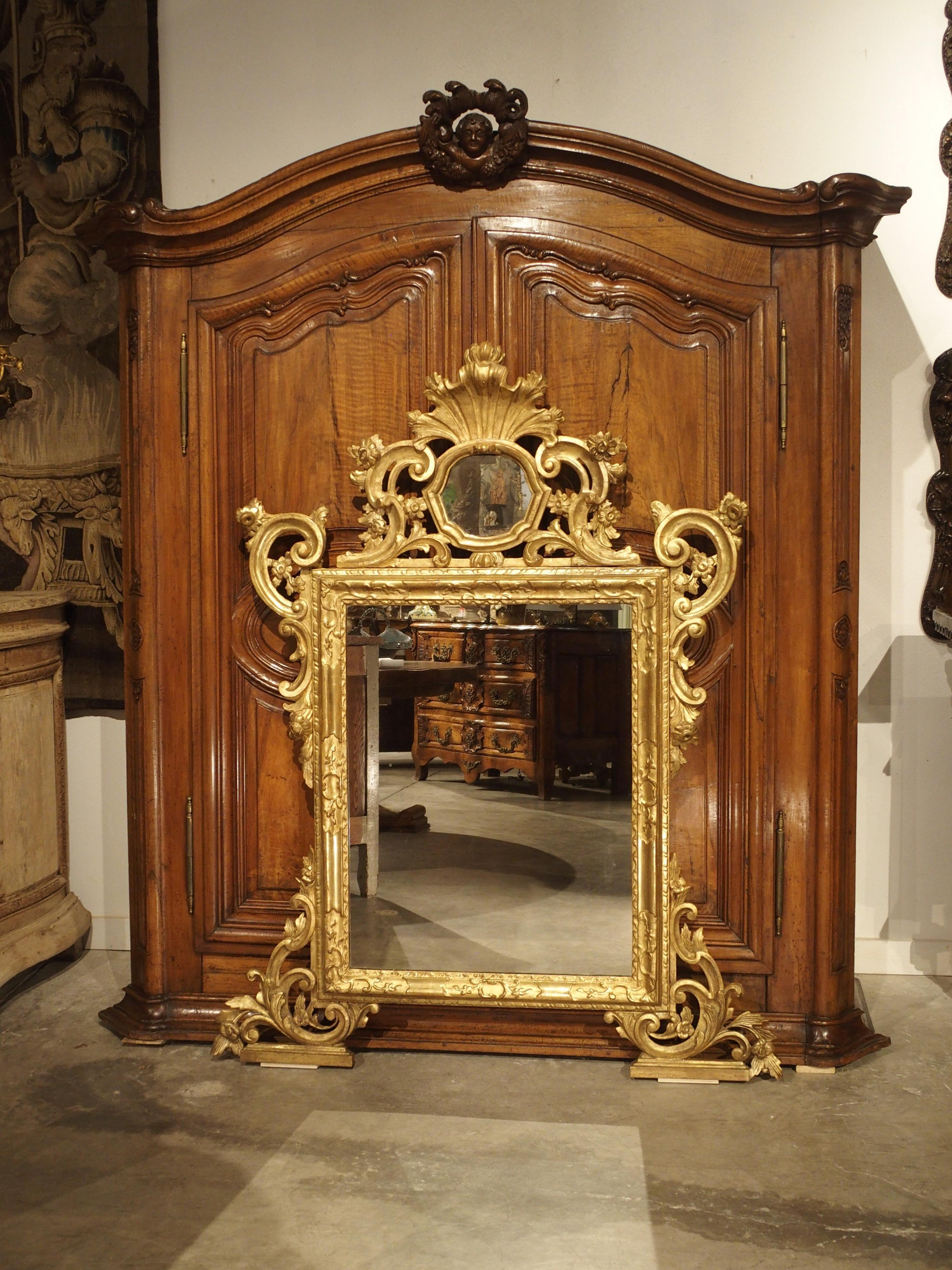 Richly Carved Antique Venetian Giltwood Mirror, Circa 1850 7