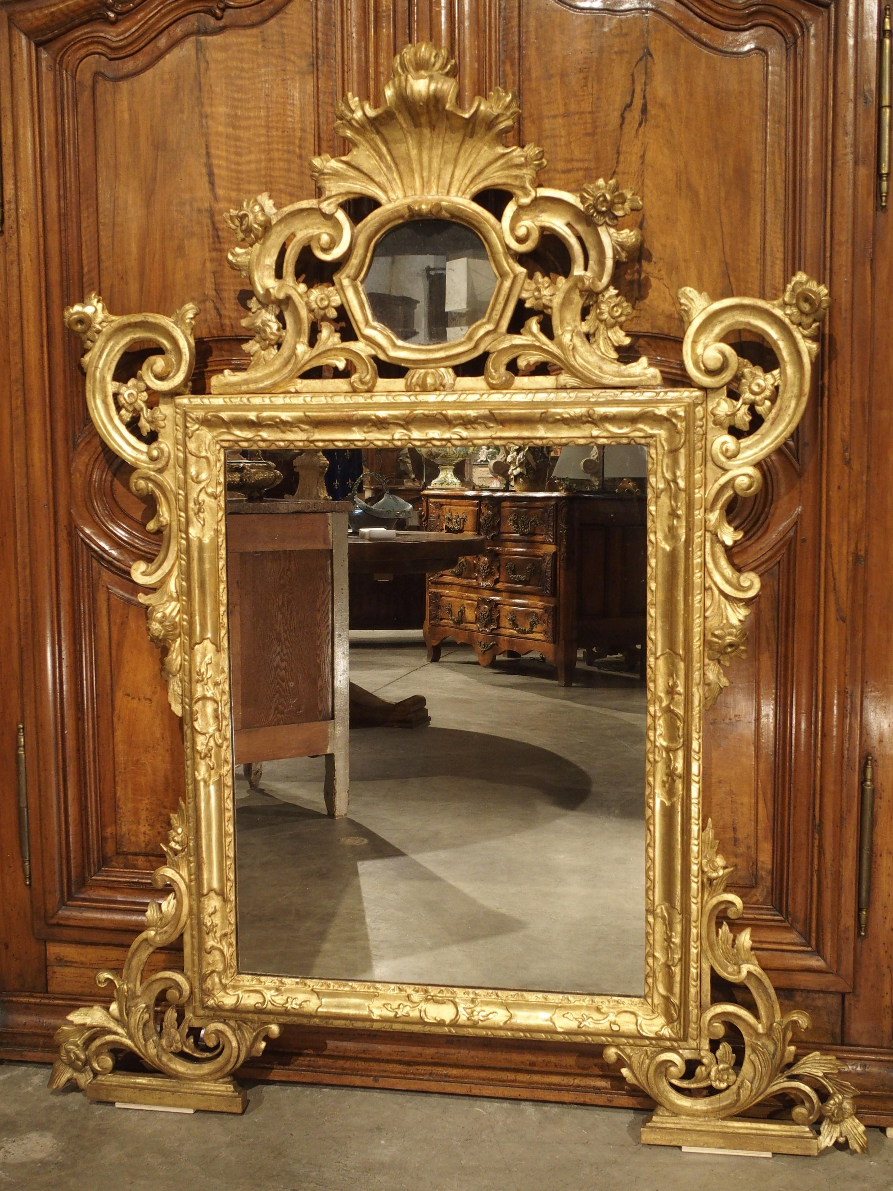Richly Carved Antique Venetian Giltwood Mirror, Circa 1850 8