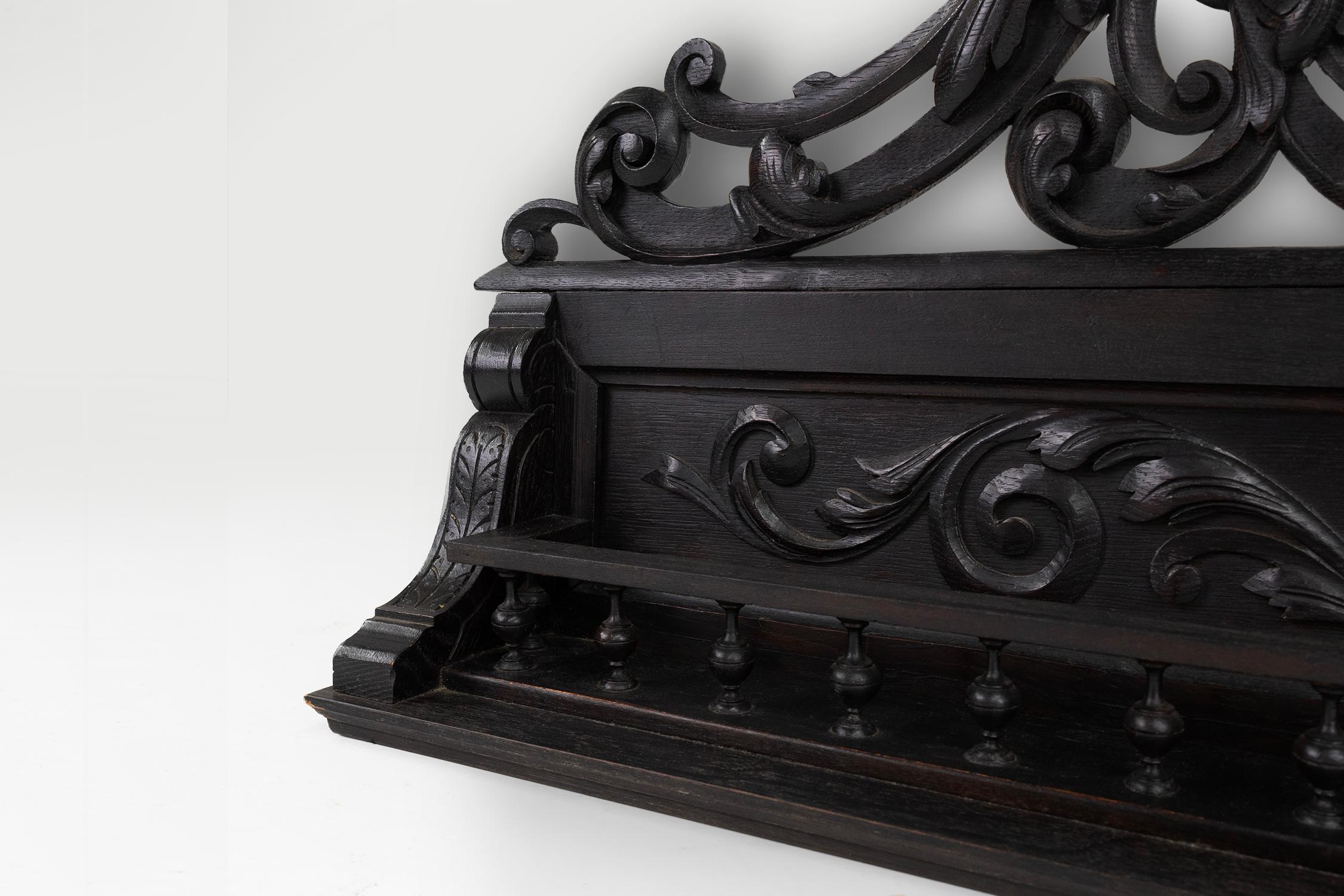 Etagère baroque en bois noir richement sculpté, France ca. 1850 Bon état - En vente à Meulebeke, BE