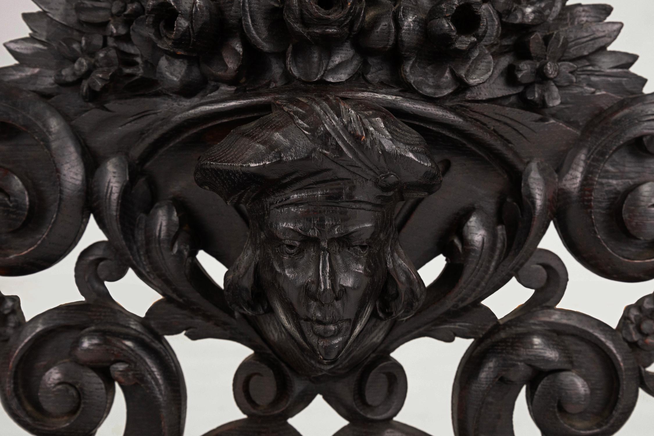 Bois Etagère baroque en bois noir richement sculpté, France ca. 1850 en vente