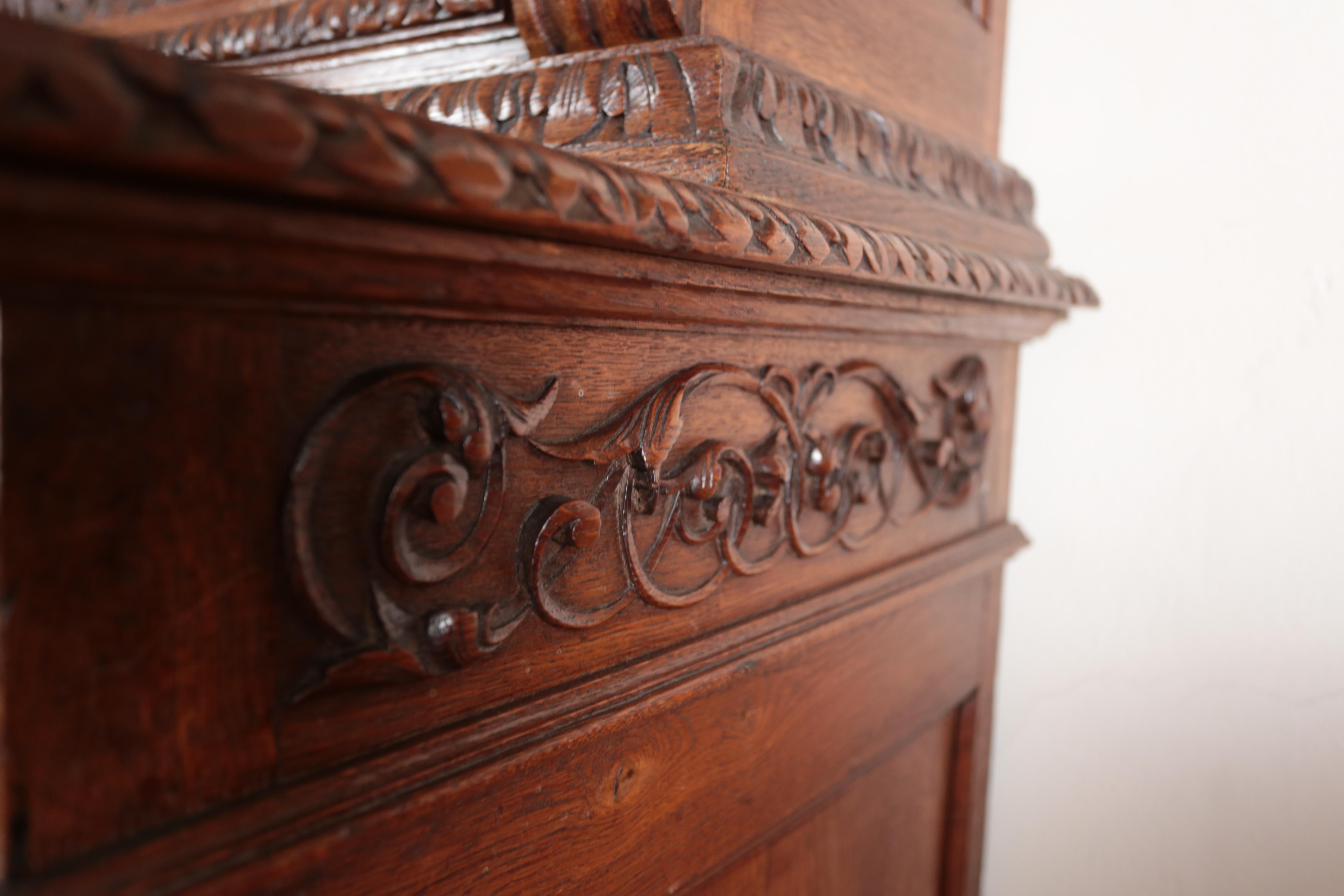 Richly carved bookcase / sideboard. Neo-Renaissance In Good Condition In STRAČOV, CZ