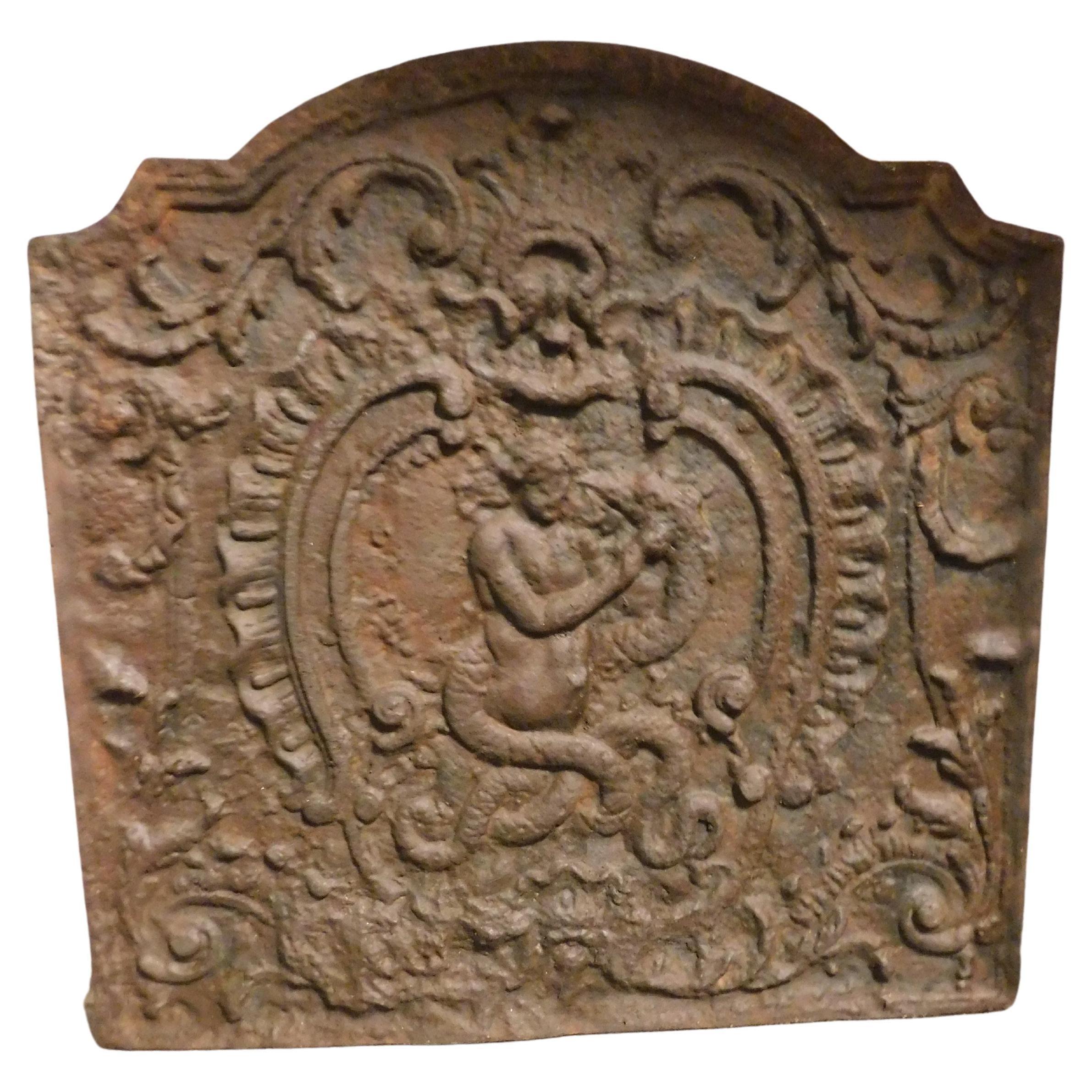 Plaque arrière de cheminée en fonte richement sculptée, 70 cm x 70 cm