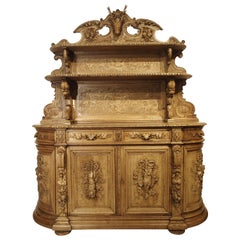 Antique Richly Carved French Hunt Buffet "St. Hubert" in Blonde Oak, circa 1890