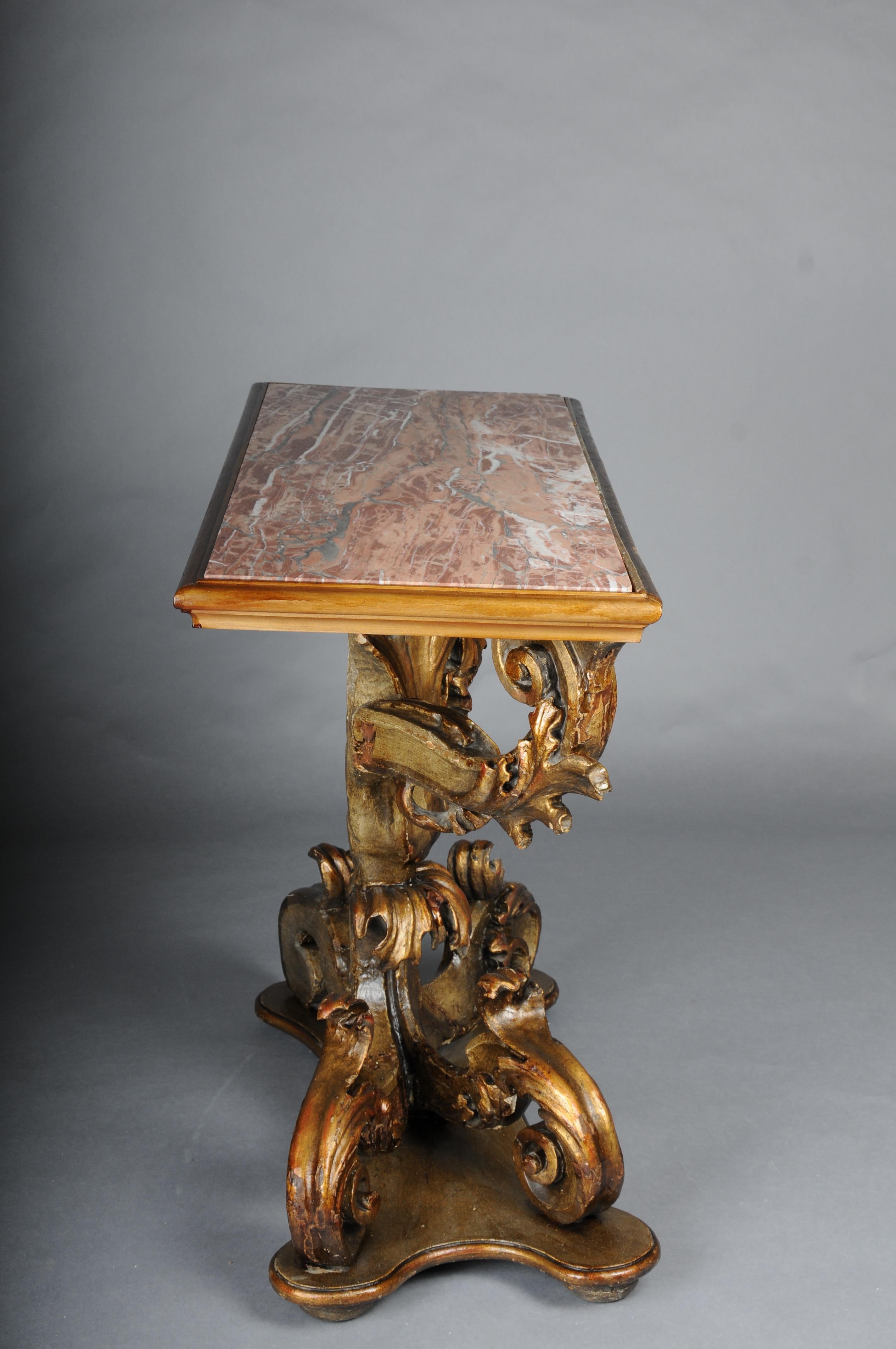 Console murale italienne richement sculptée, vers 1900 État moyen - En vente à Berlin, DE