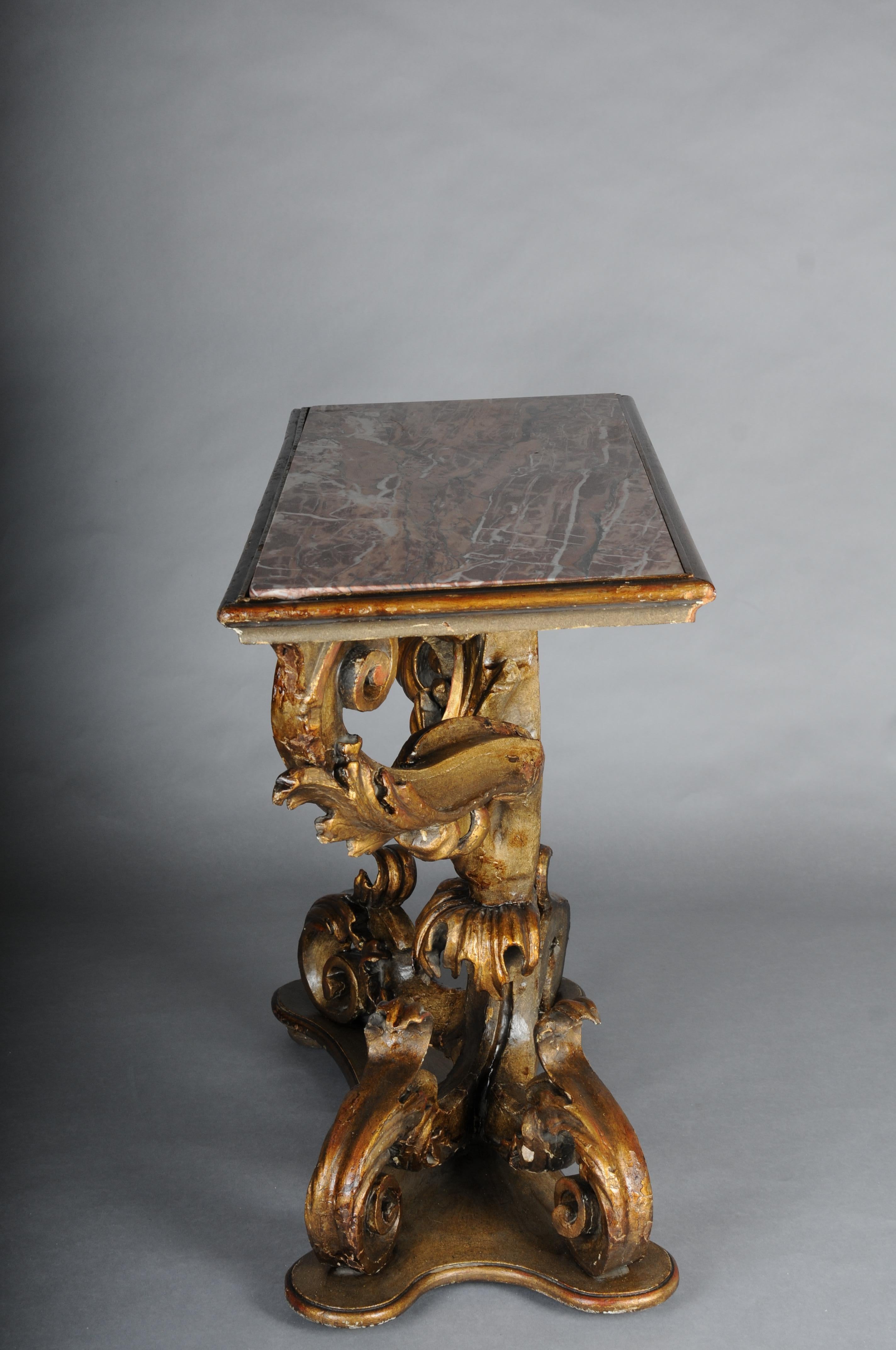 20ième siècle Console murale italienne richement sculptée, vers 1900 en vente