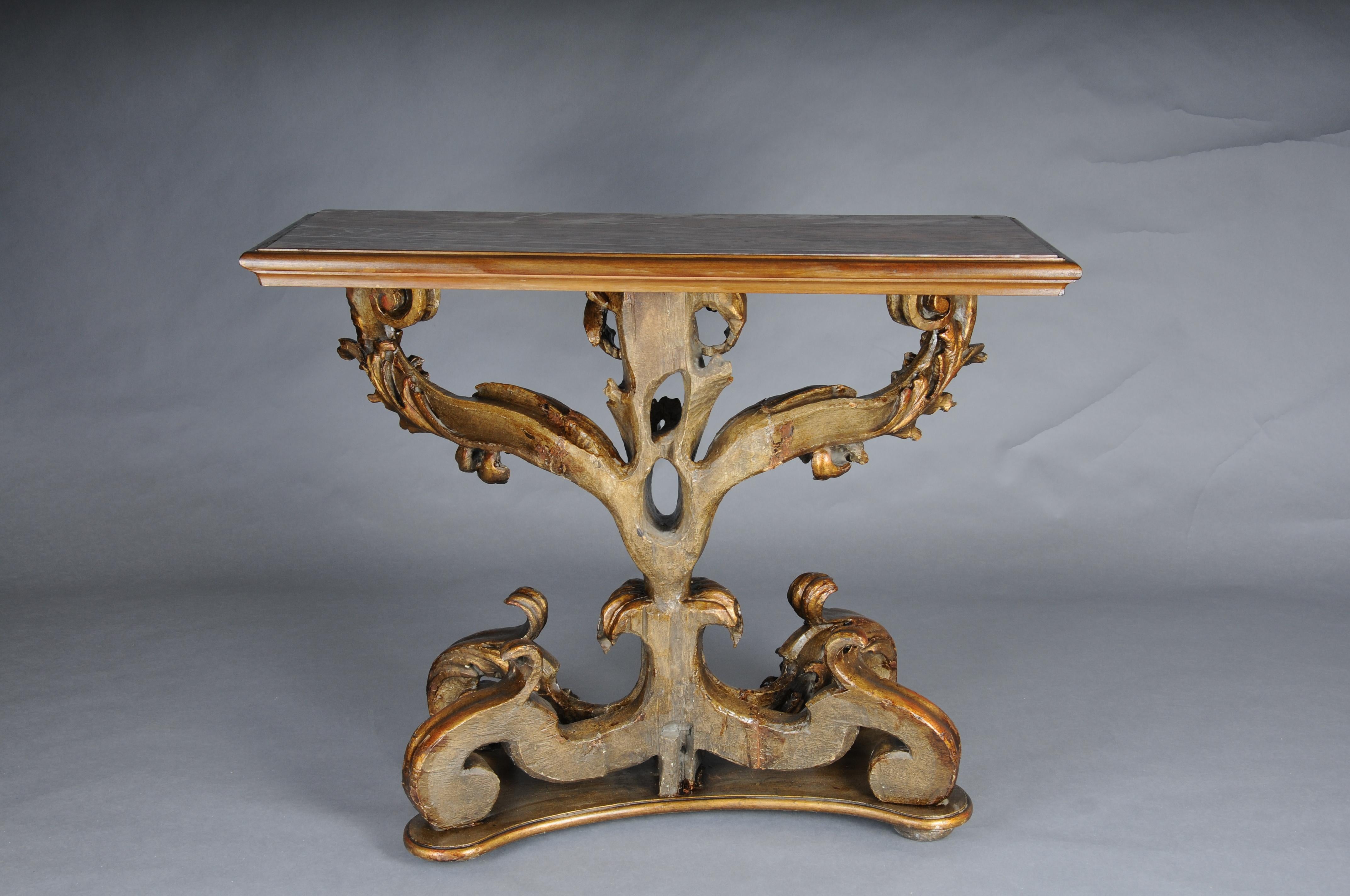 Marbre Console murale italienne richement sculptée, vers 1900 en vente