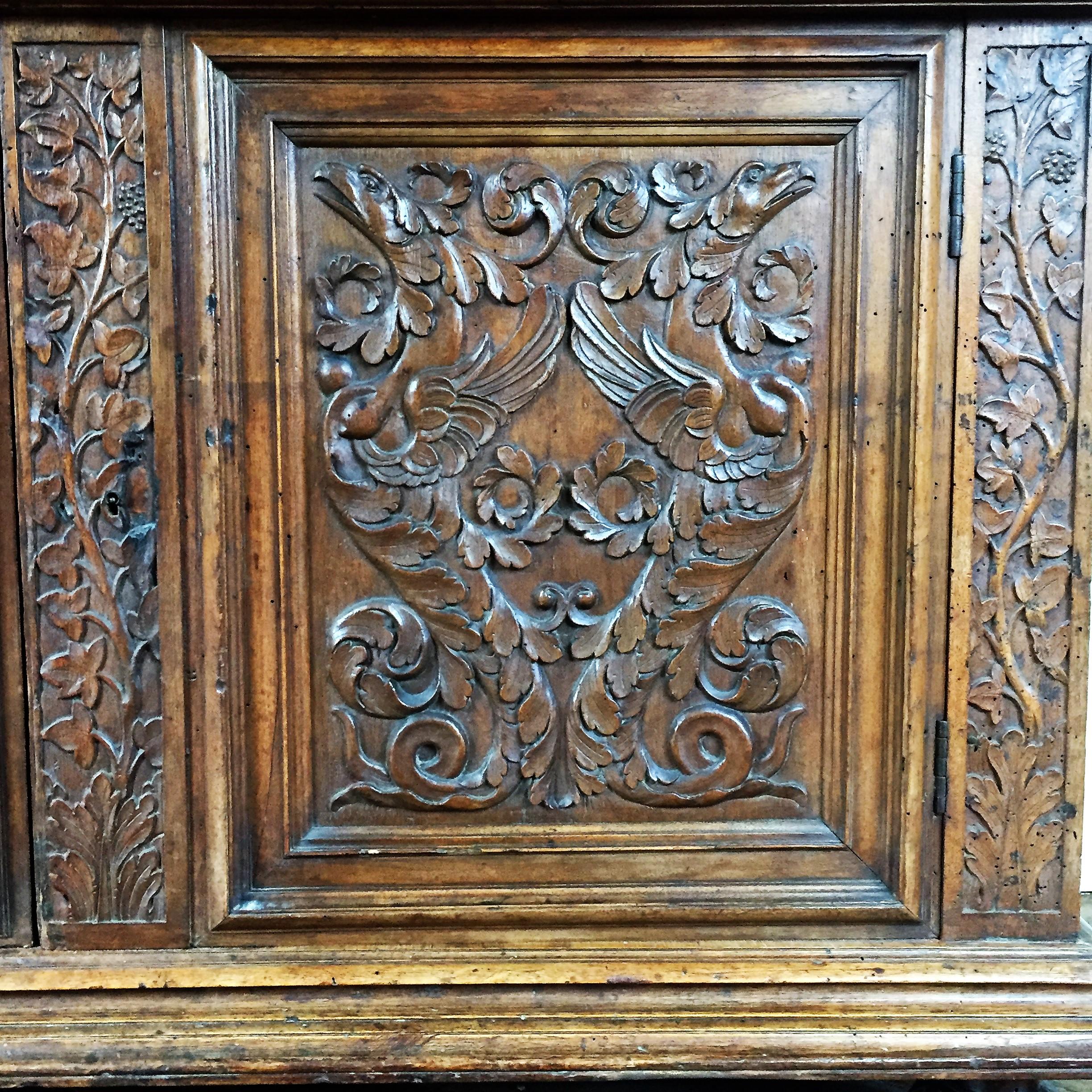 French Richly Carved Sideboard Buffet - Renaissance- circa 1580 France In Good Condition For Sale In Beuzevillette, FR