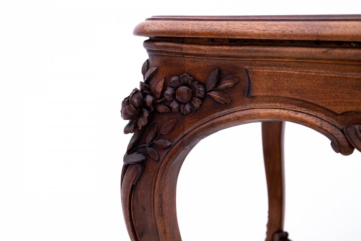 Richly carved table, France, late 19th century. For Sale 3