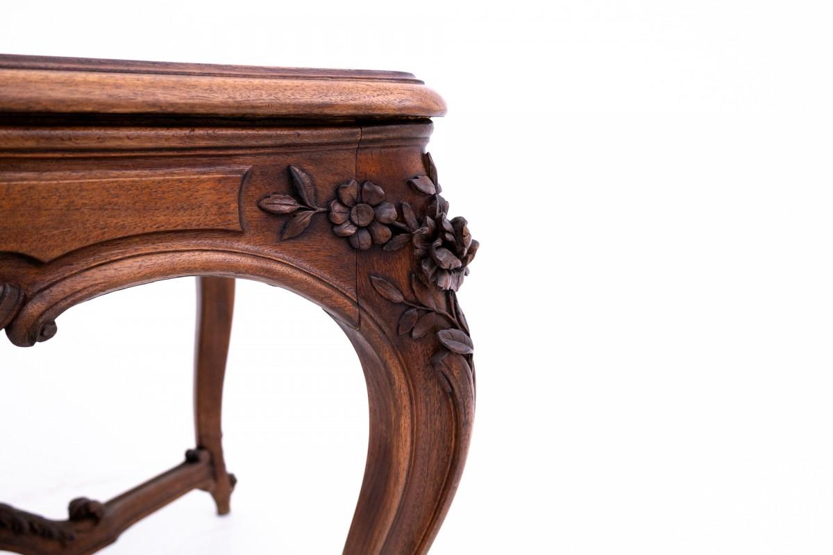 Richly carved table, France, late 19th century. For Sale 4