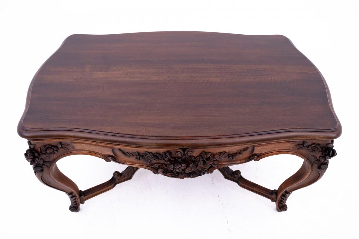 Fin du XIXe siècle Table richement sculptée, France, fin du XIXe siècle. en vente