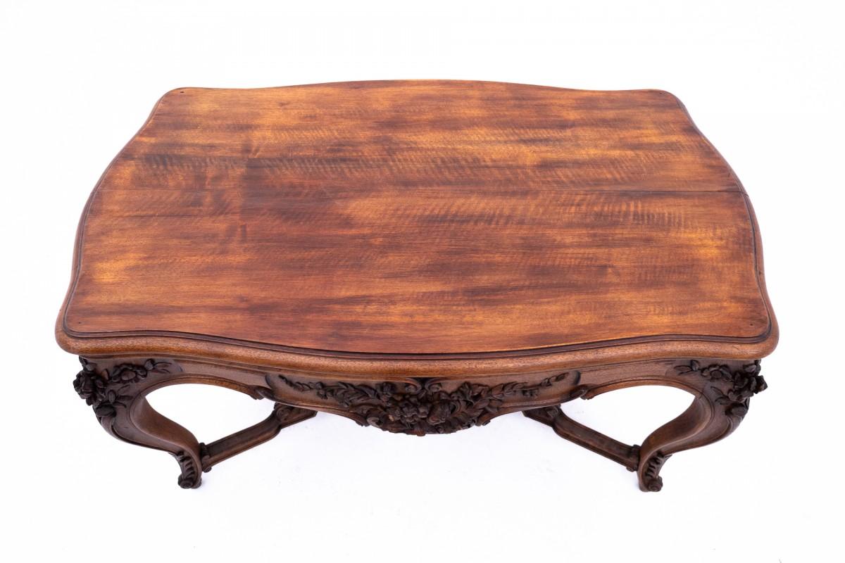 Table richement sculptée, France, fin du XIXe siècle. en vente 1