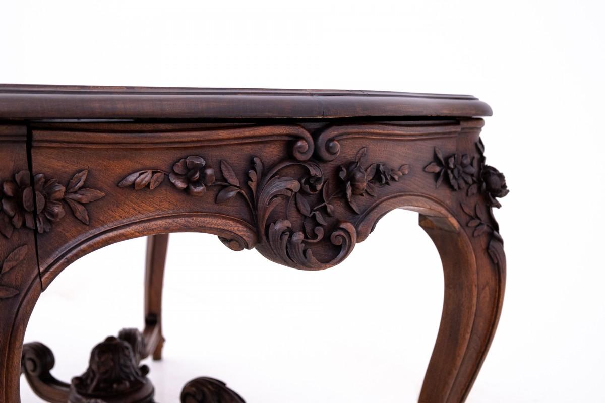 Table richement sculptée, France, fin du XIXe siècle. en vente 2