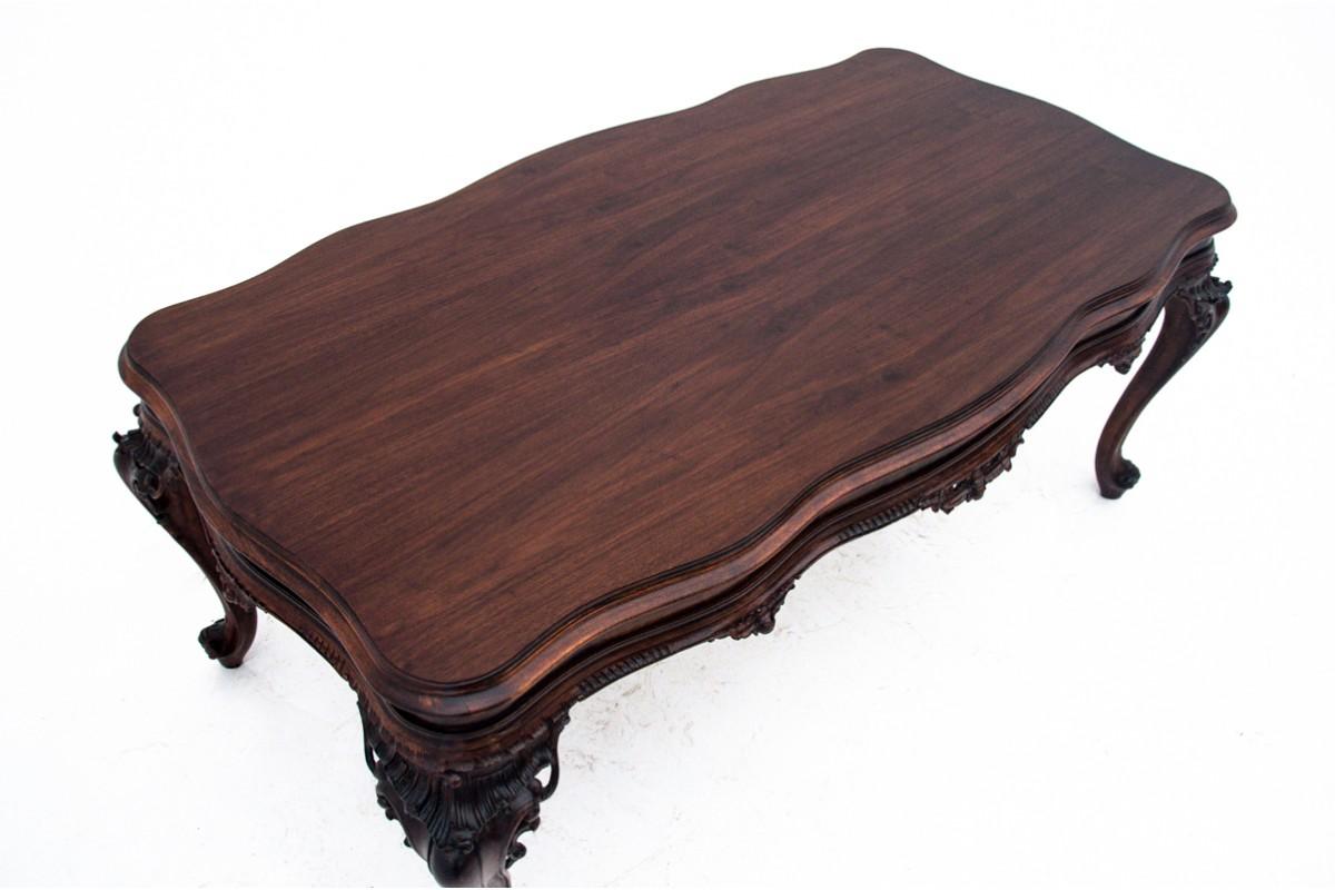 Richly carved table, Southern Europe, first half of the 20th century. After reno In Good Condition In Chorzów, PL