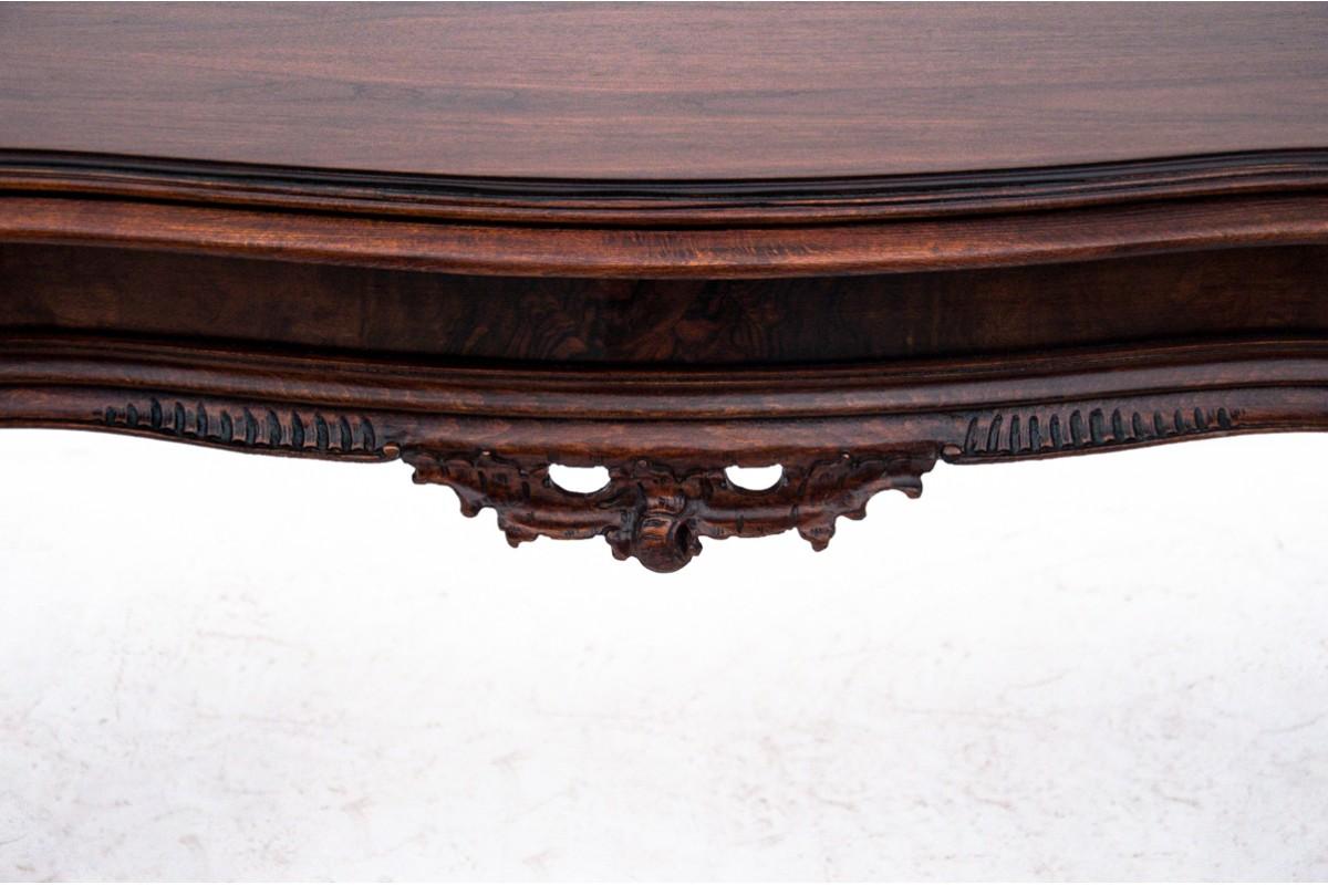 Early 20th Century Richly carved table, Southern Europe, first half of the 20th century. After reno