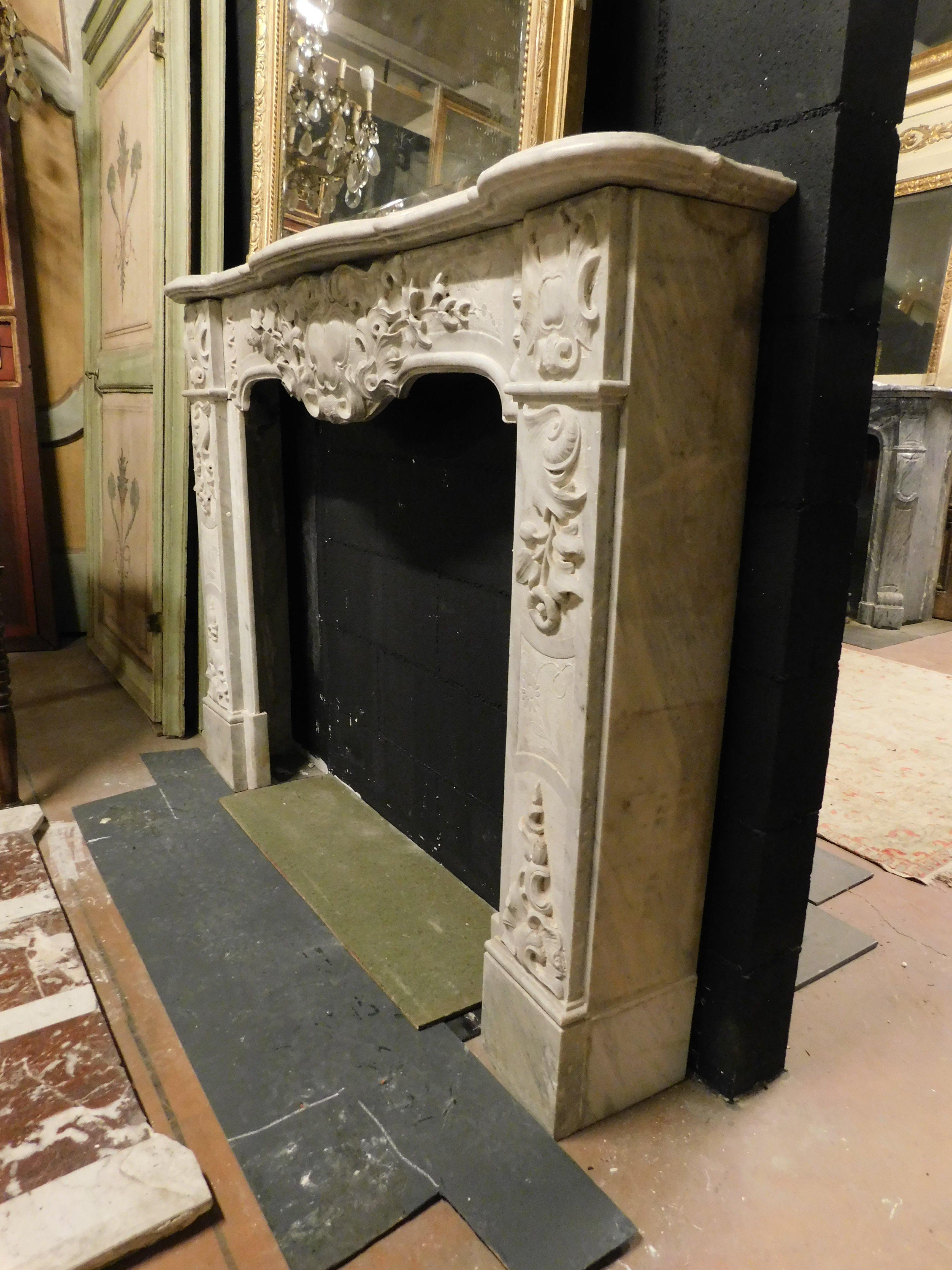 Richly carved white marble fireplace mantle, Turin Italy For Sale 3