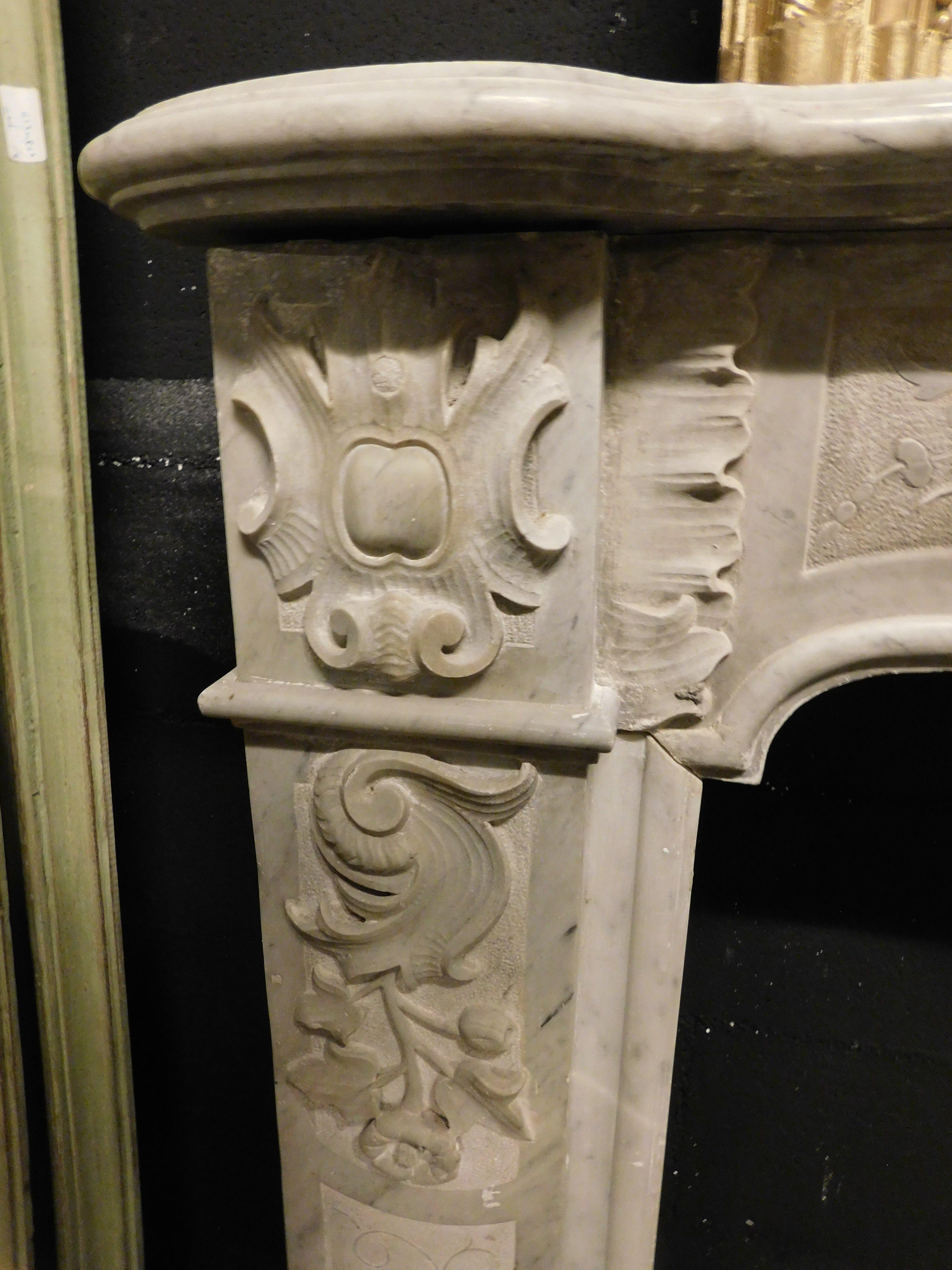 Richly carved white marble fireplace mantle, Turin Italy For Sale 1