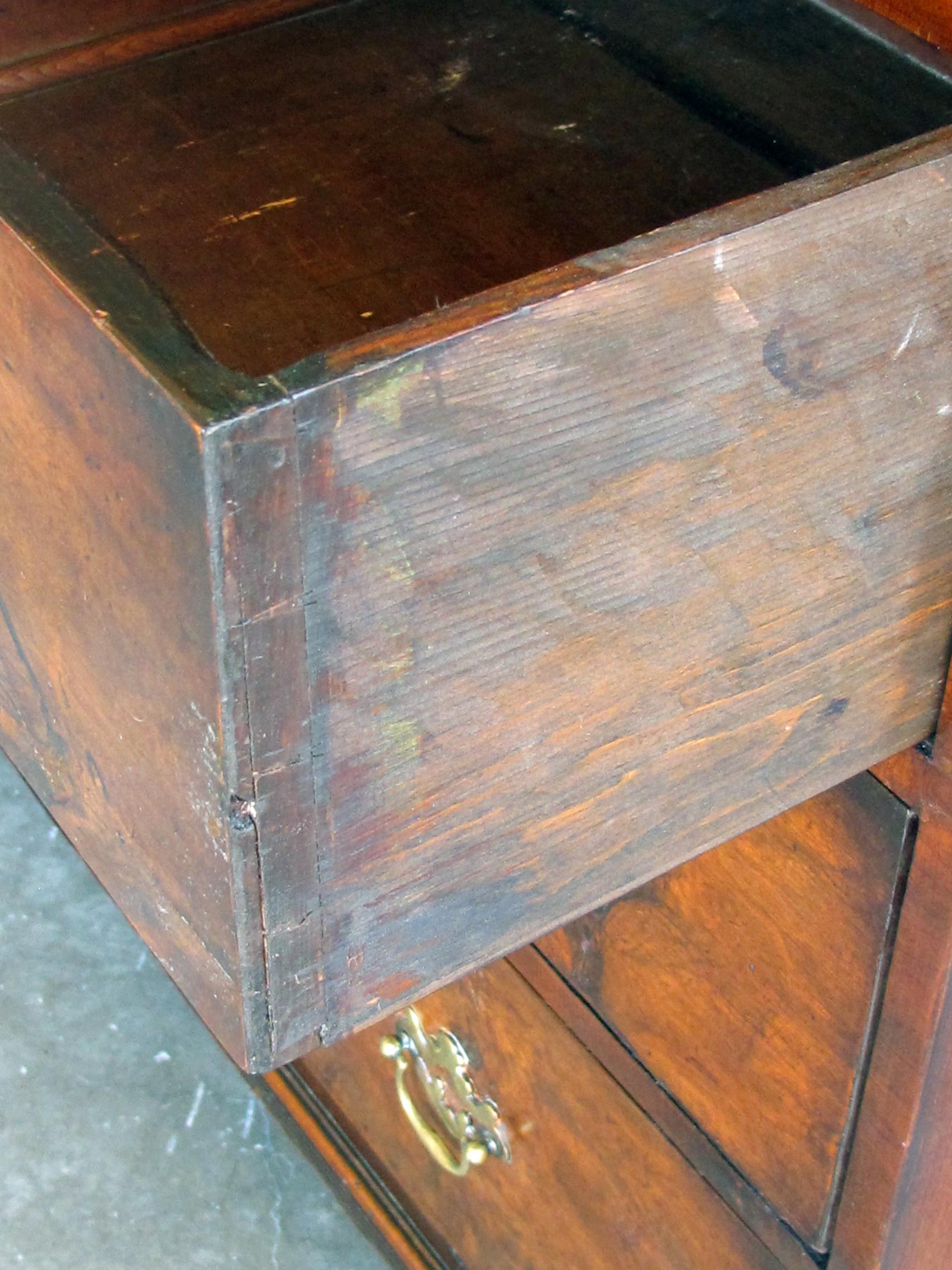 Richly-Colored English George III Style Burl-Walnut Bachelors Chest In Good Condition In San Francisco, CA