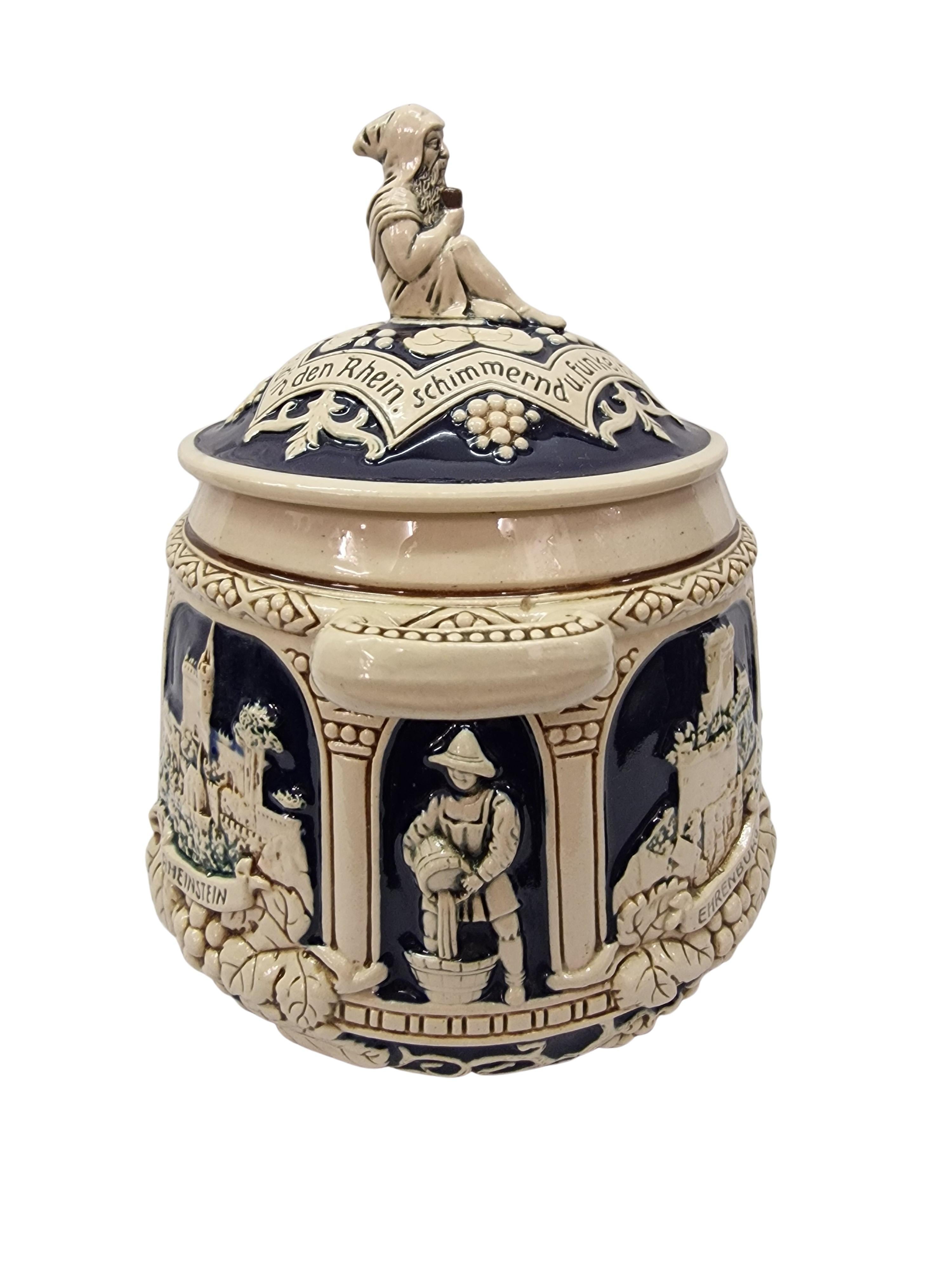 Reich verzierte Schlossbowlenschale, Marzi & Remy, Zwergbacchus 1930er Jahre, Deutschland (Neoklassisch) im Angebot