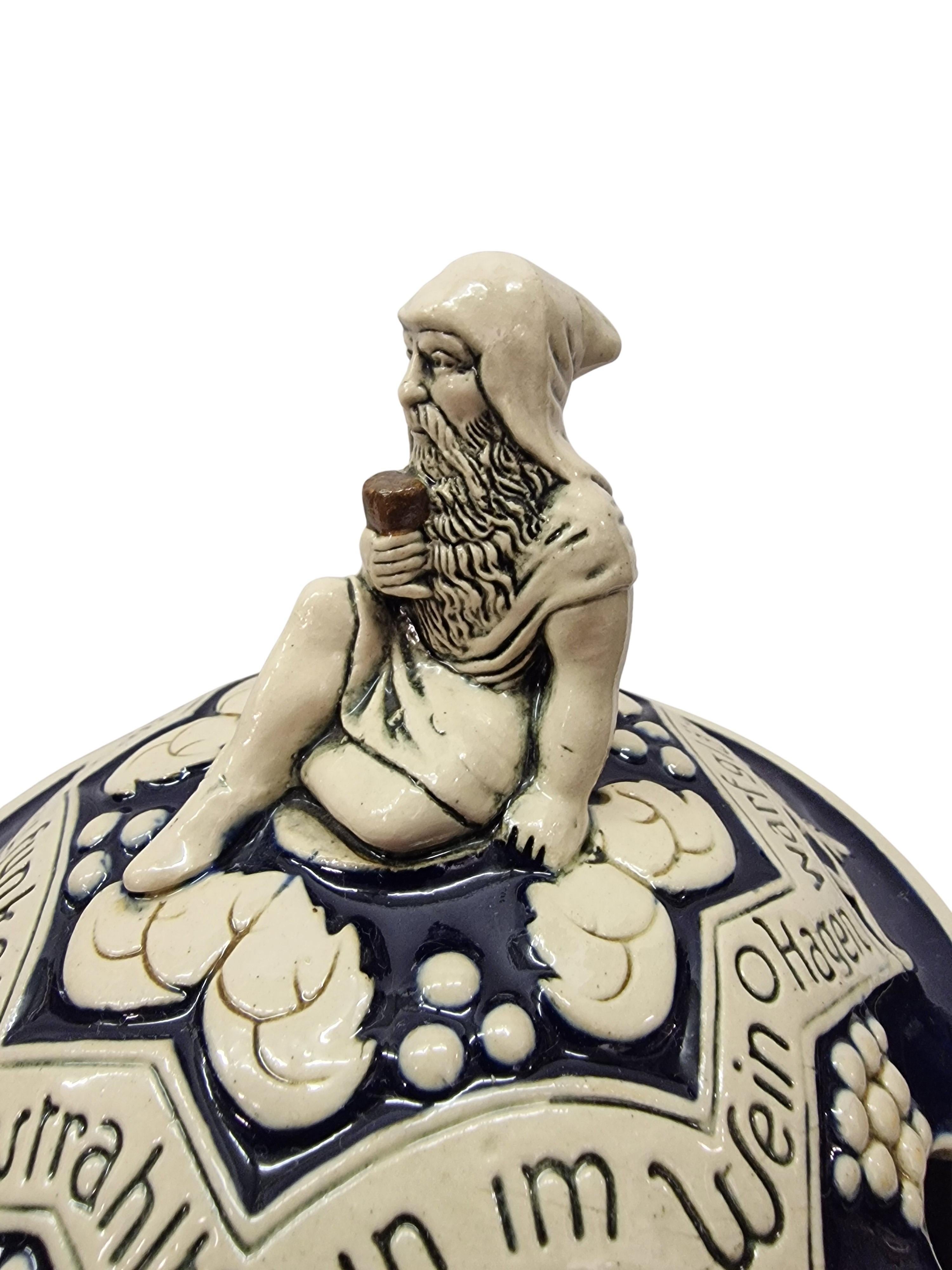 Reich verzierte Schlossbowlenschale, Marzi & Remy, Zwergbacchus 1930er Jahre, Deutschland (Steingut) im Angebot