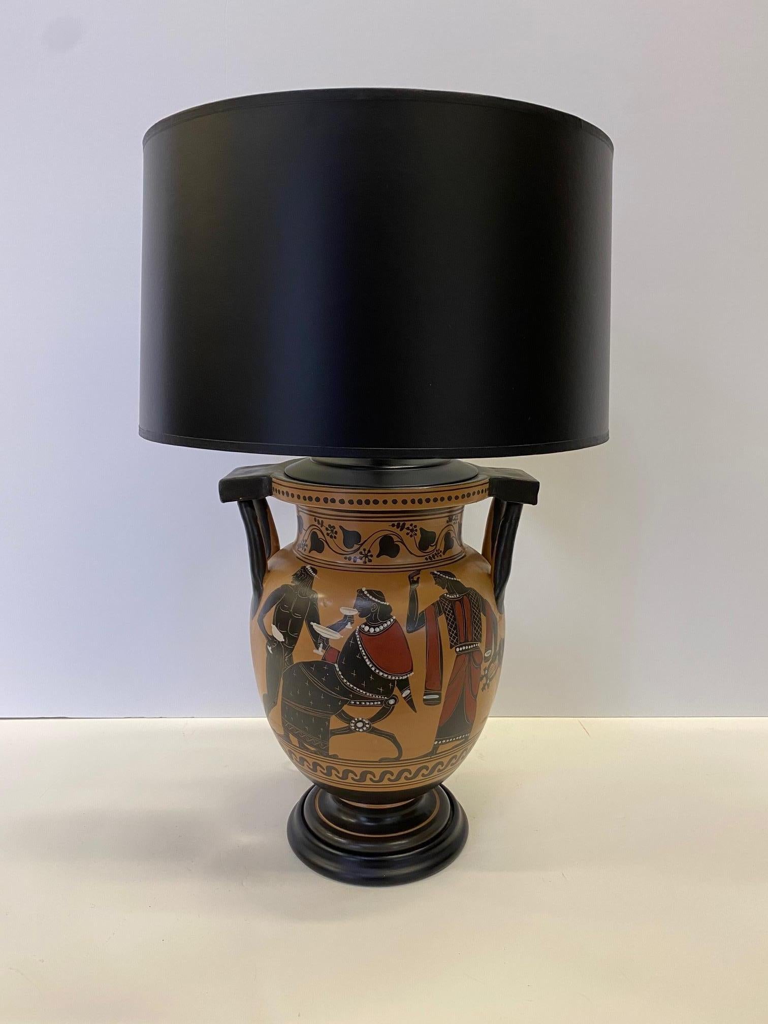 Griechische Vasenlampe im klassischen Stil, elegant und elegant (Griechisch-römisch) im Angebot