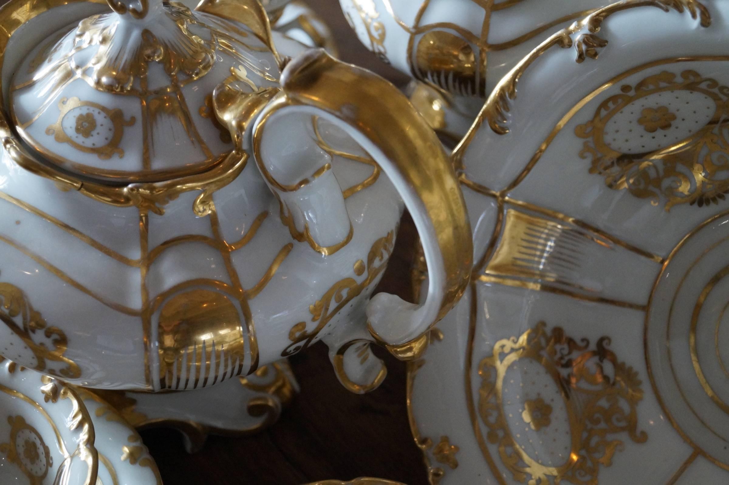 French Richly Gold Decorated Old Paris Porcelain Tea Service, France, circa 1880s