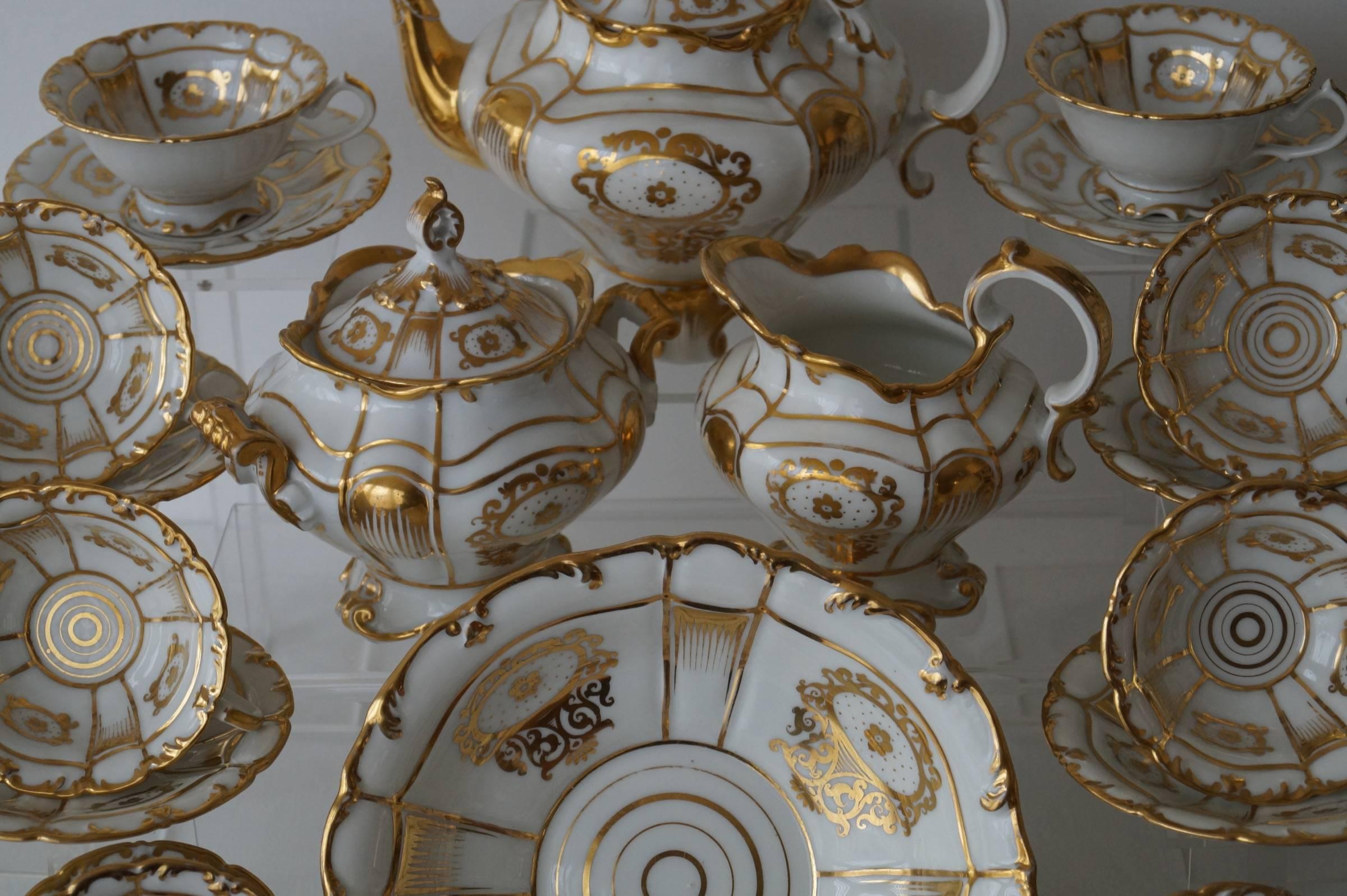 Richly Gold Decorated Old Paris Porcelain Tea Service, France, circa 1880s 1