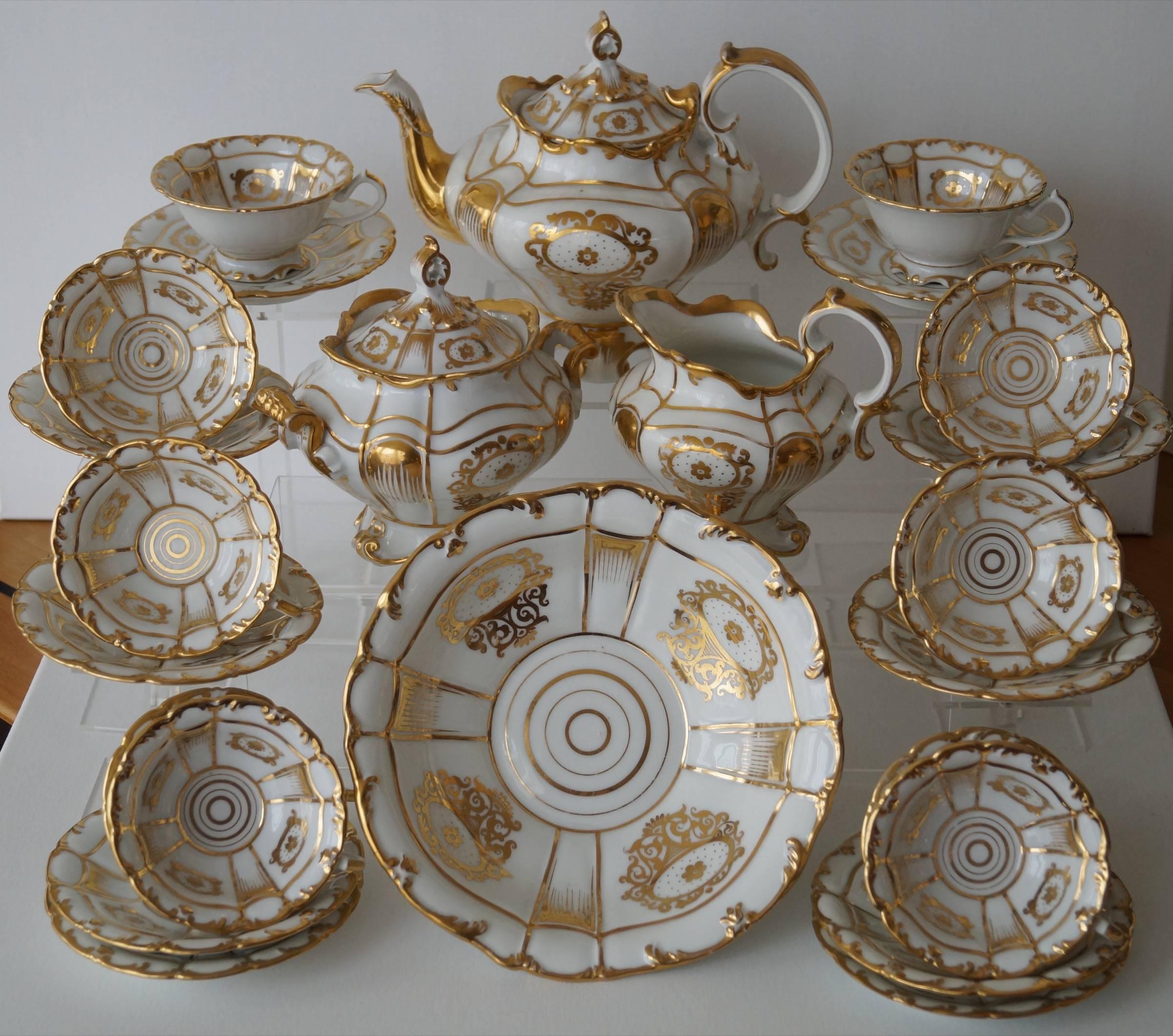 Richly Gold Decorated Old Paris Porcelain Tea Service, France, circa 1880s 2