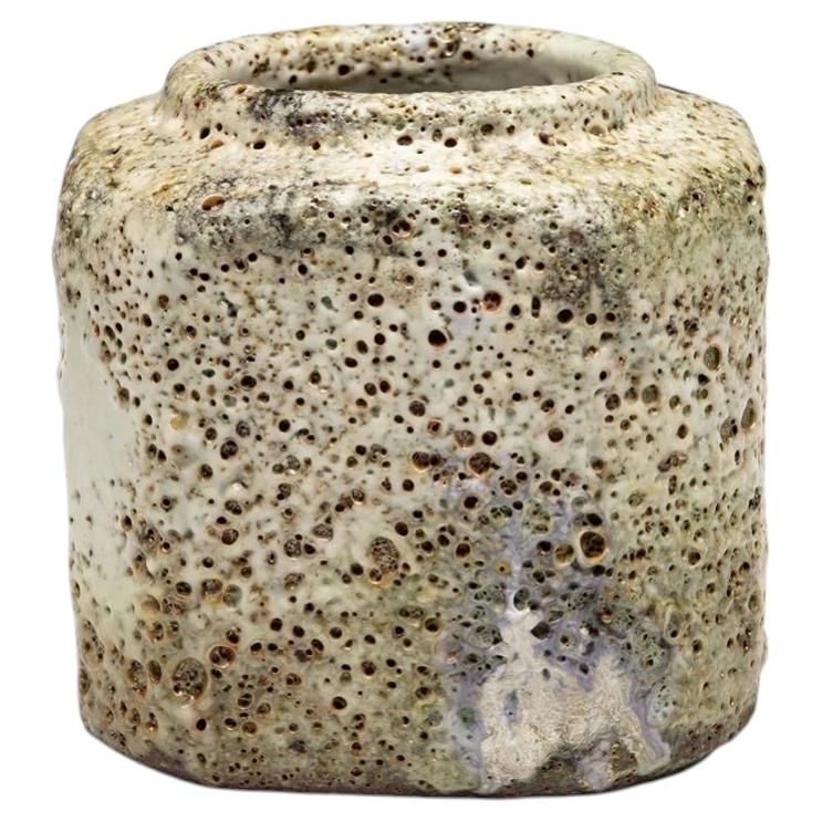 Vase aux textures riches, réalisé par le potier danois Hans Vangsø