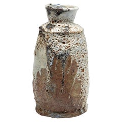 Vaso dalle ricche texture del ceramista danese Hans Vangsø